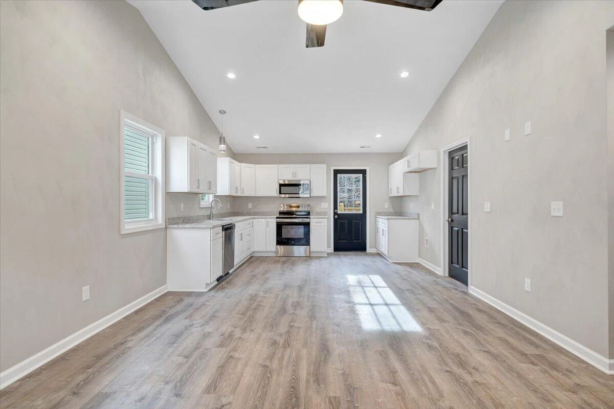 1417 Varnell AVE - Photo 4