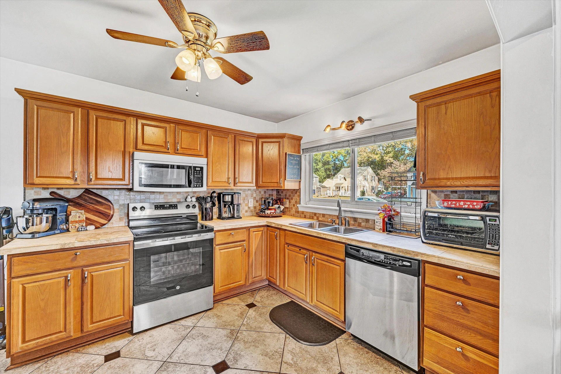 3004 Kennedy ST - Photo 9