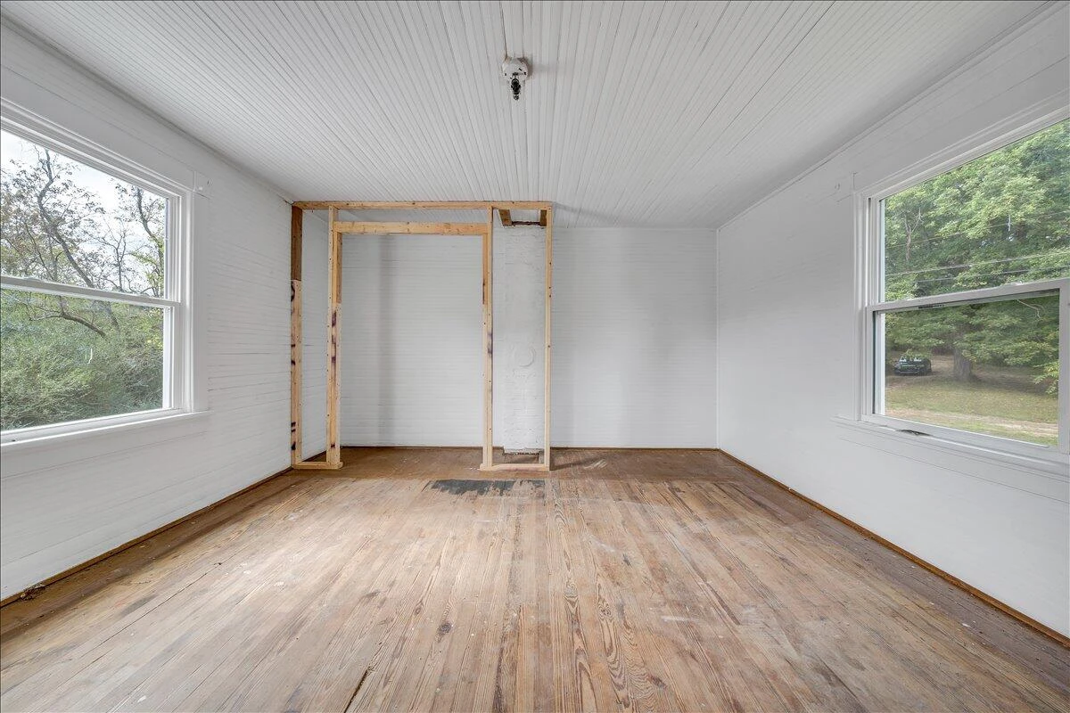 104 Claytor RD - Photo 11