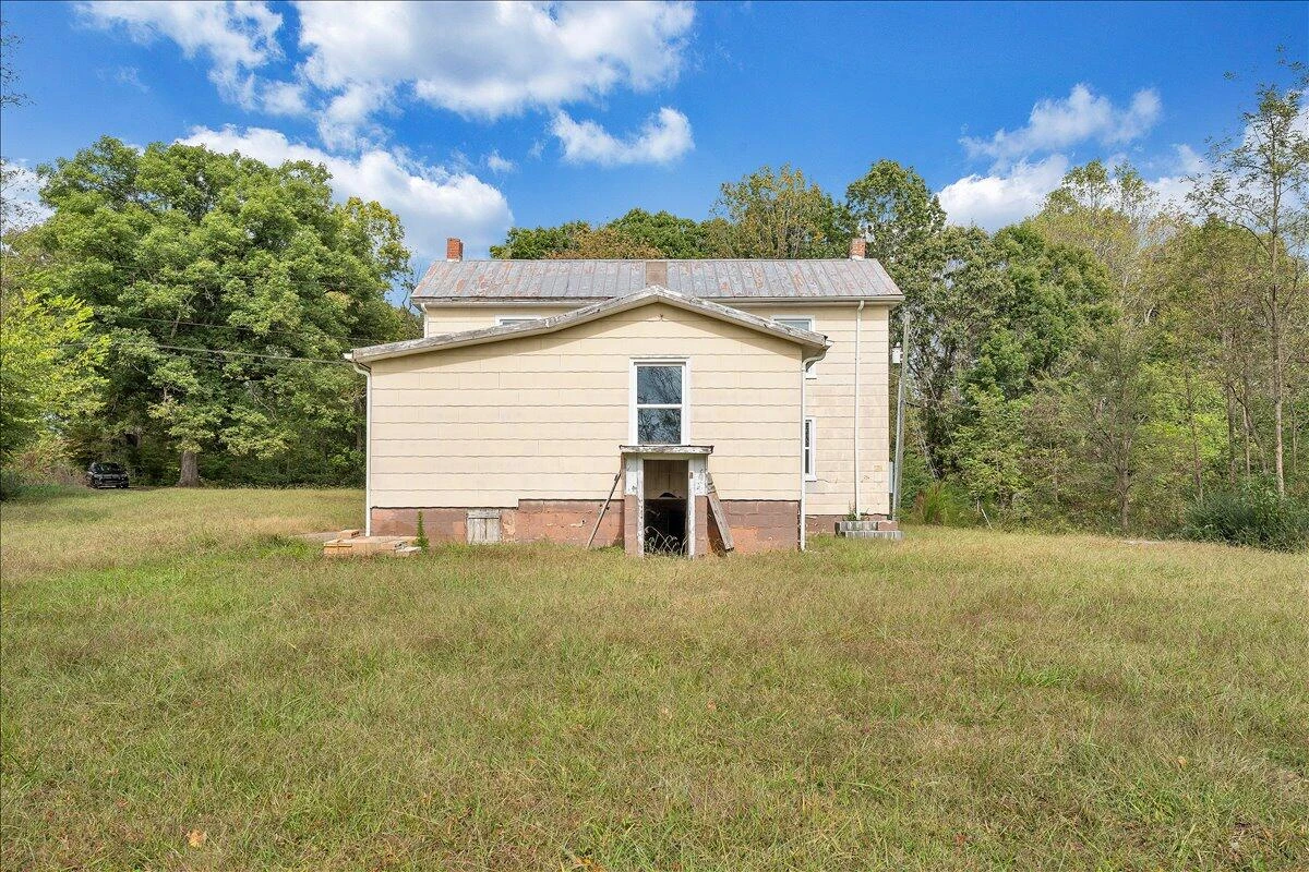 104 Claytor RD - Photo 18