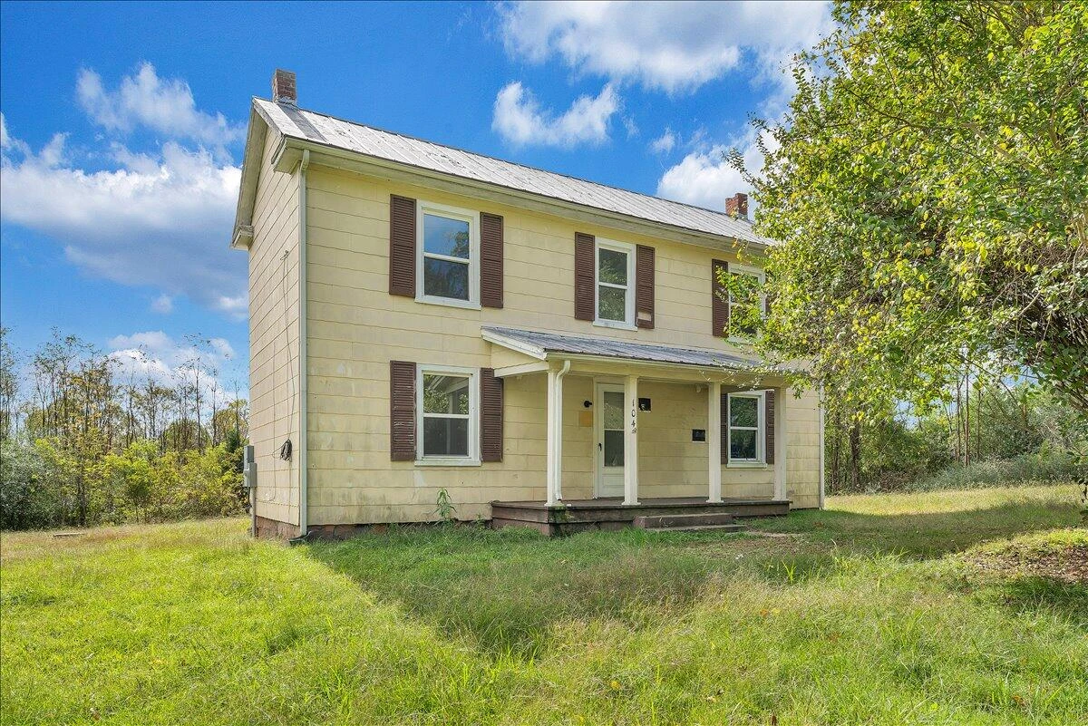 104 Claytor RD - Photo 2