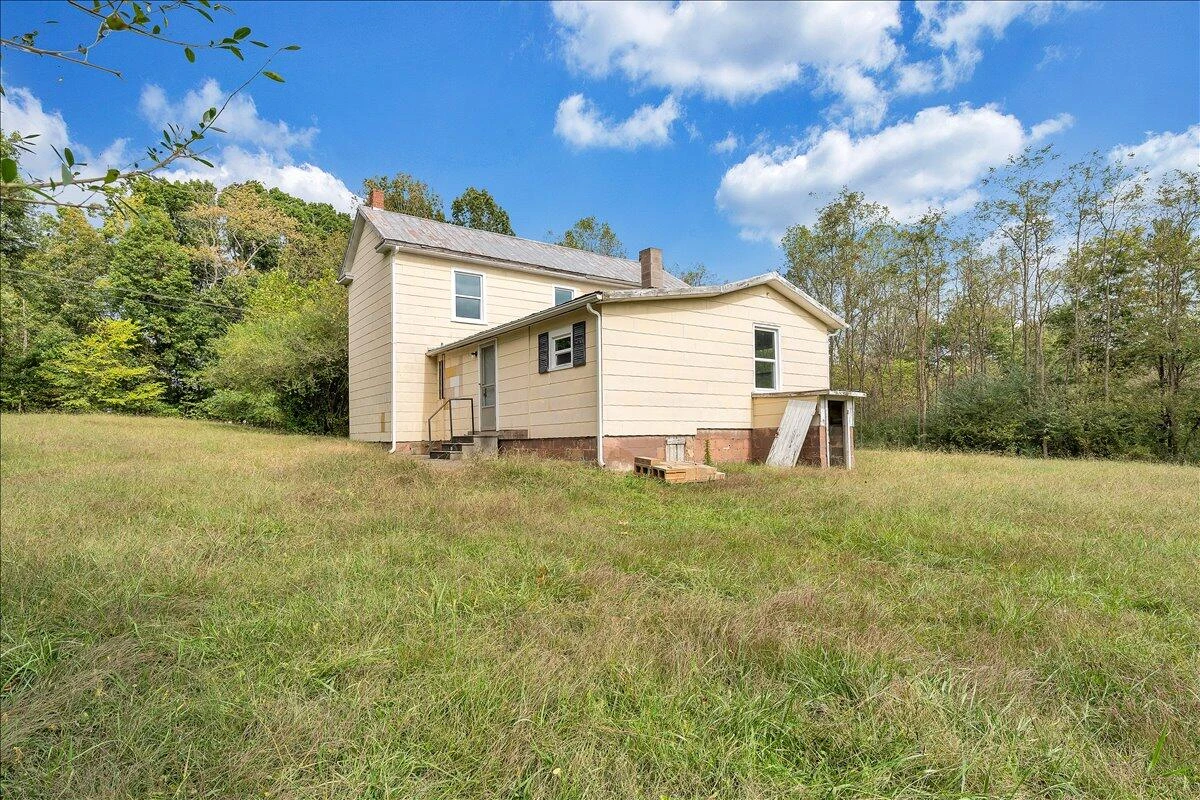 104 Claytor RD - Photo 26
