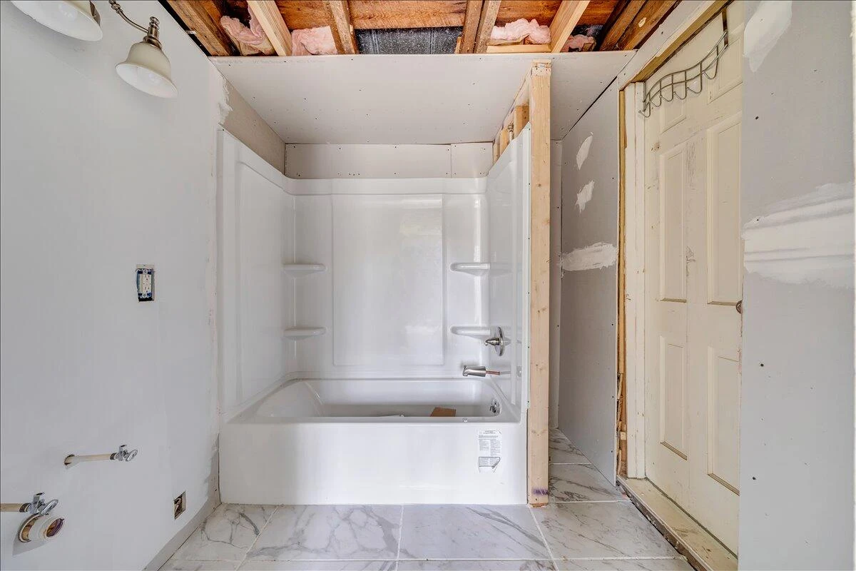 104 Claytor RD - Photo 9