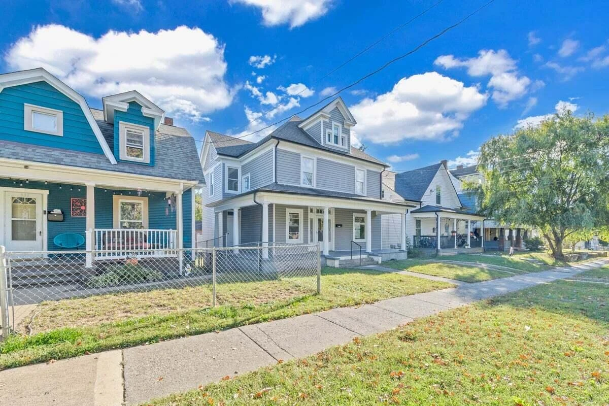 629 Highland AVE - Photo 3