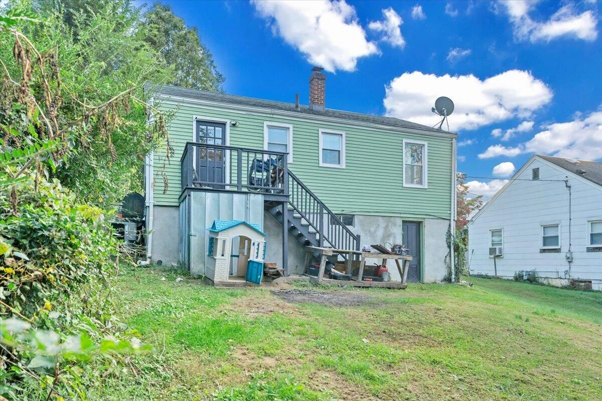 3927 Michigan AVE - Photo 17