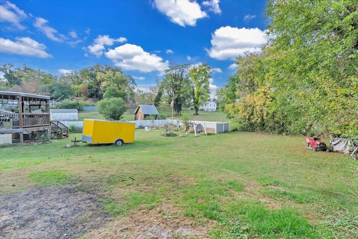 3927 Michigan AVE - Photo 22