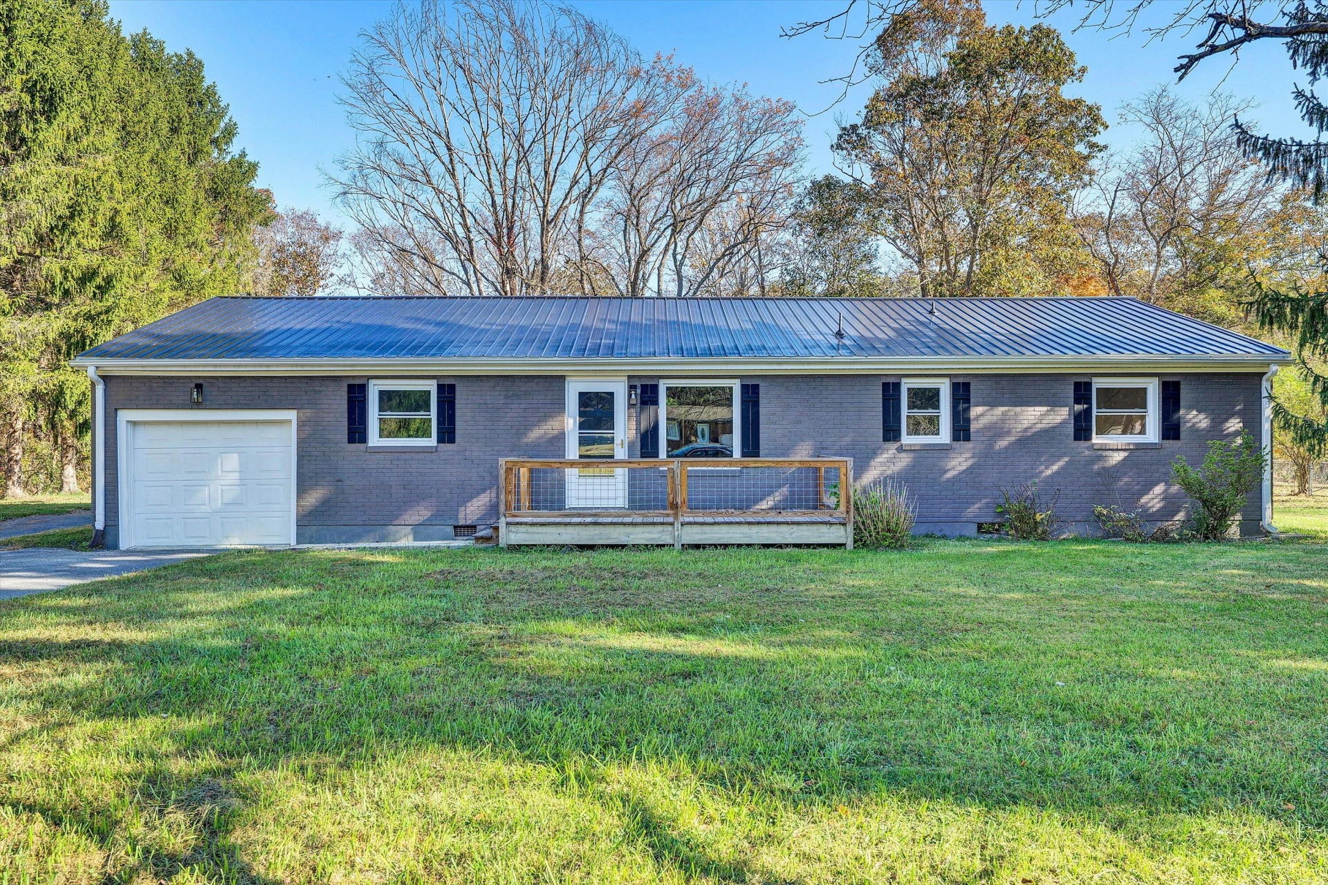 304 Broken Arrow LN - Photo 2