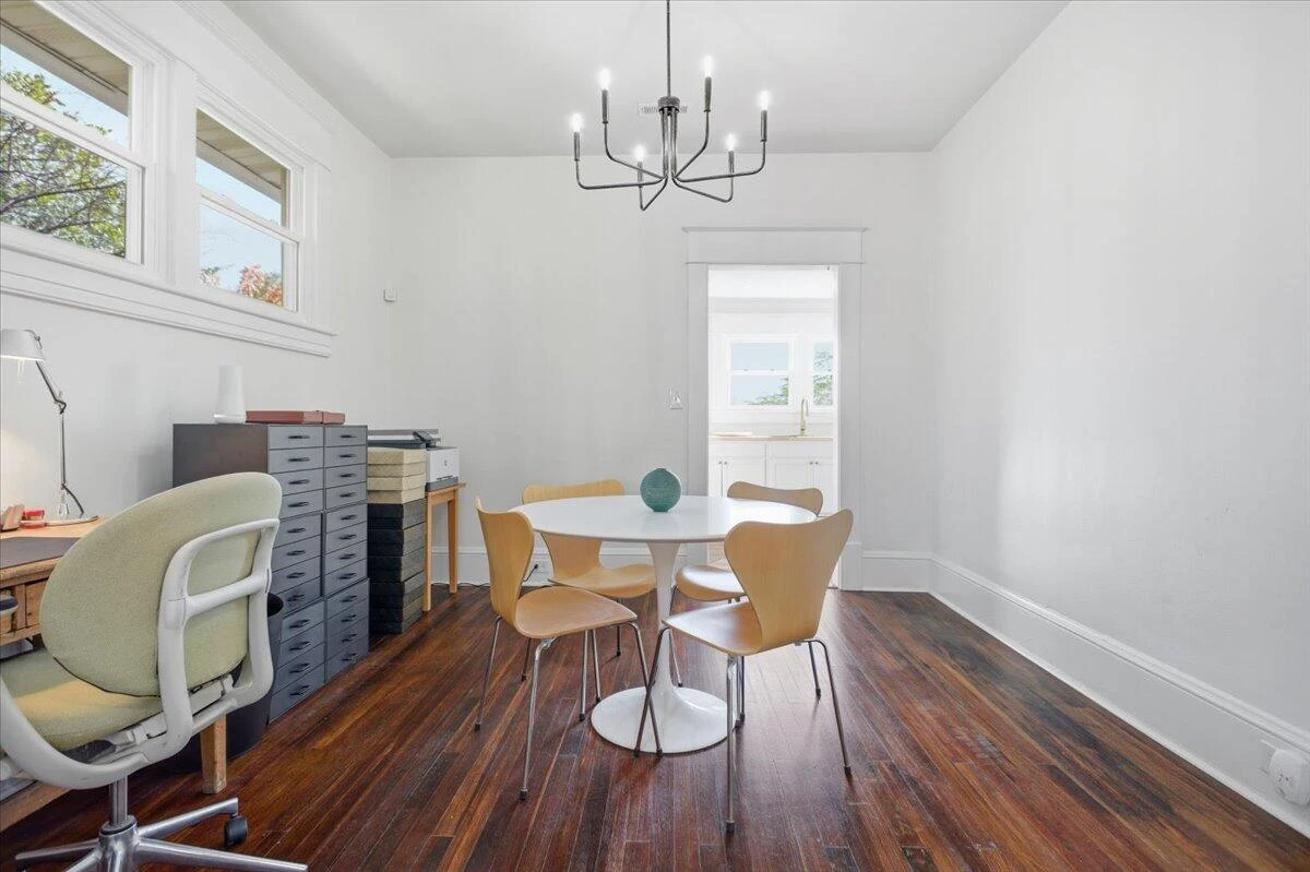 2110 Carroll AVE - Photo 15