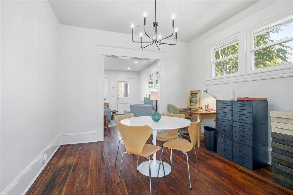 2110 Carroll AVE - Photo 17