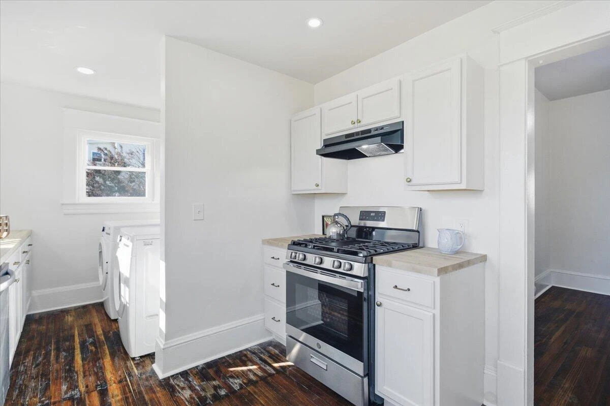 2110 Carroll AVE - Photo 19