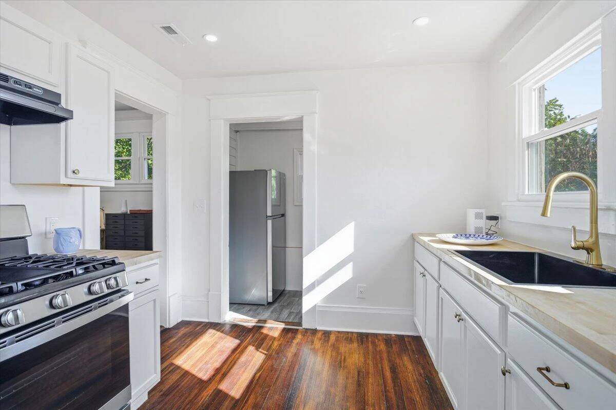 2110 Carroll AVE - Photo 20