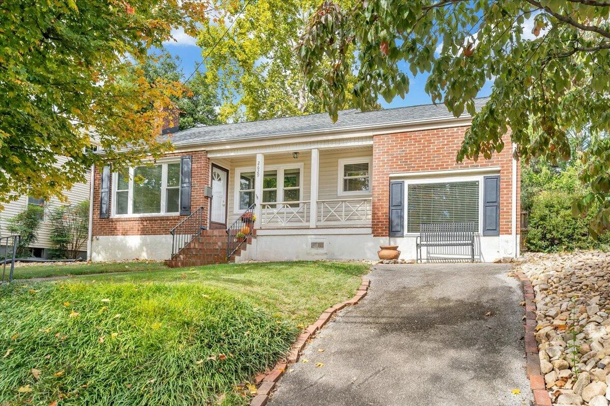 2629 Fairway DR - Photo 2