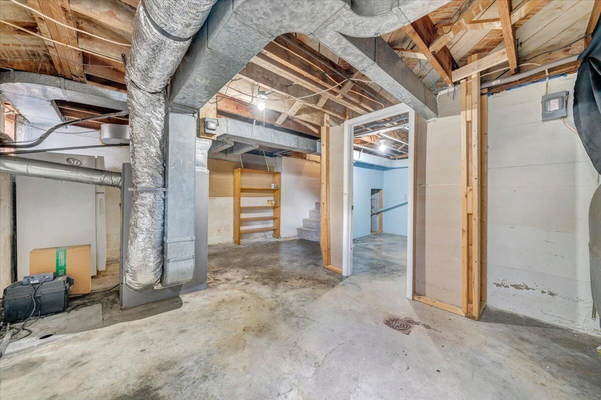 2629 Fairway DR - Photo 37