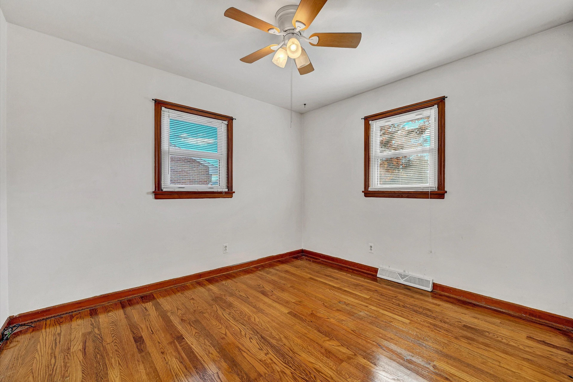 2741 Kennedy ST - Photo 12