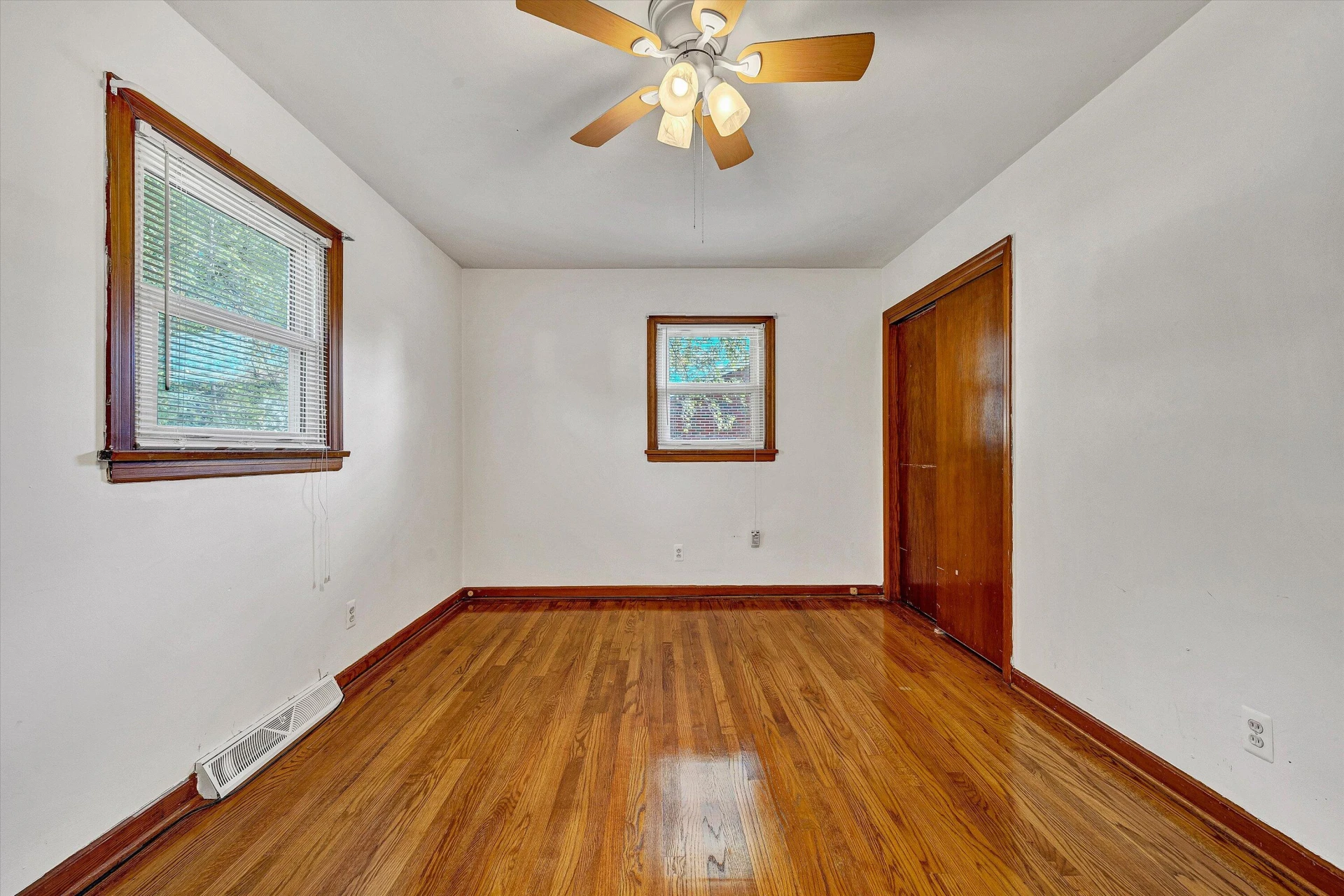 2741 Kennedy ST - Photo 14