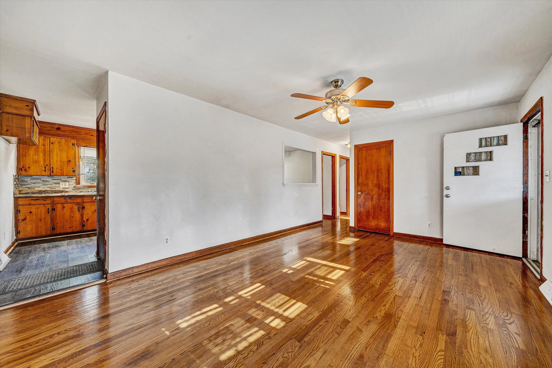2741 Kennedy ST - Photo 4