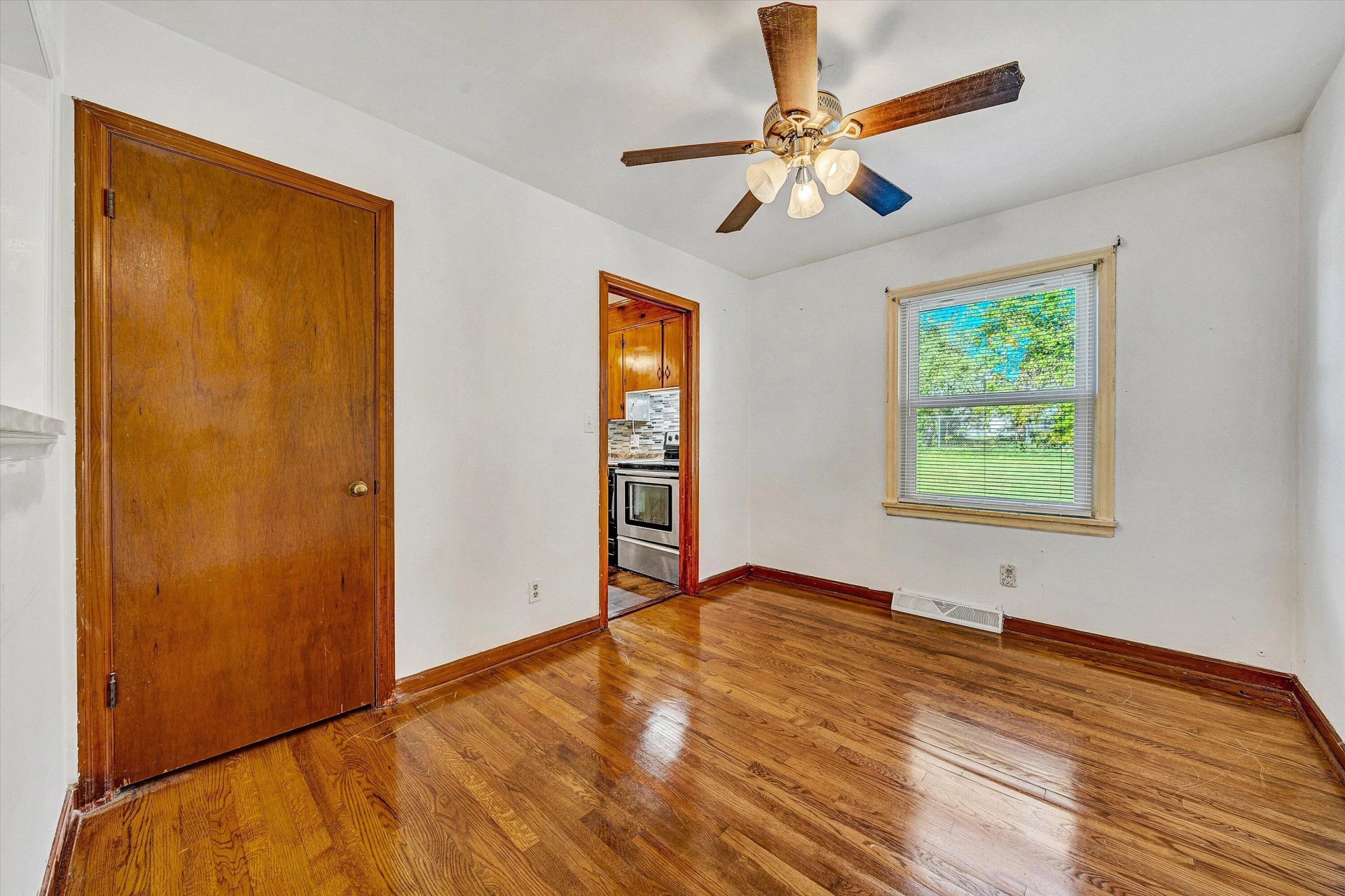 2741 Kennedy ST - Photo 7