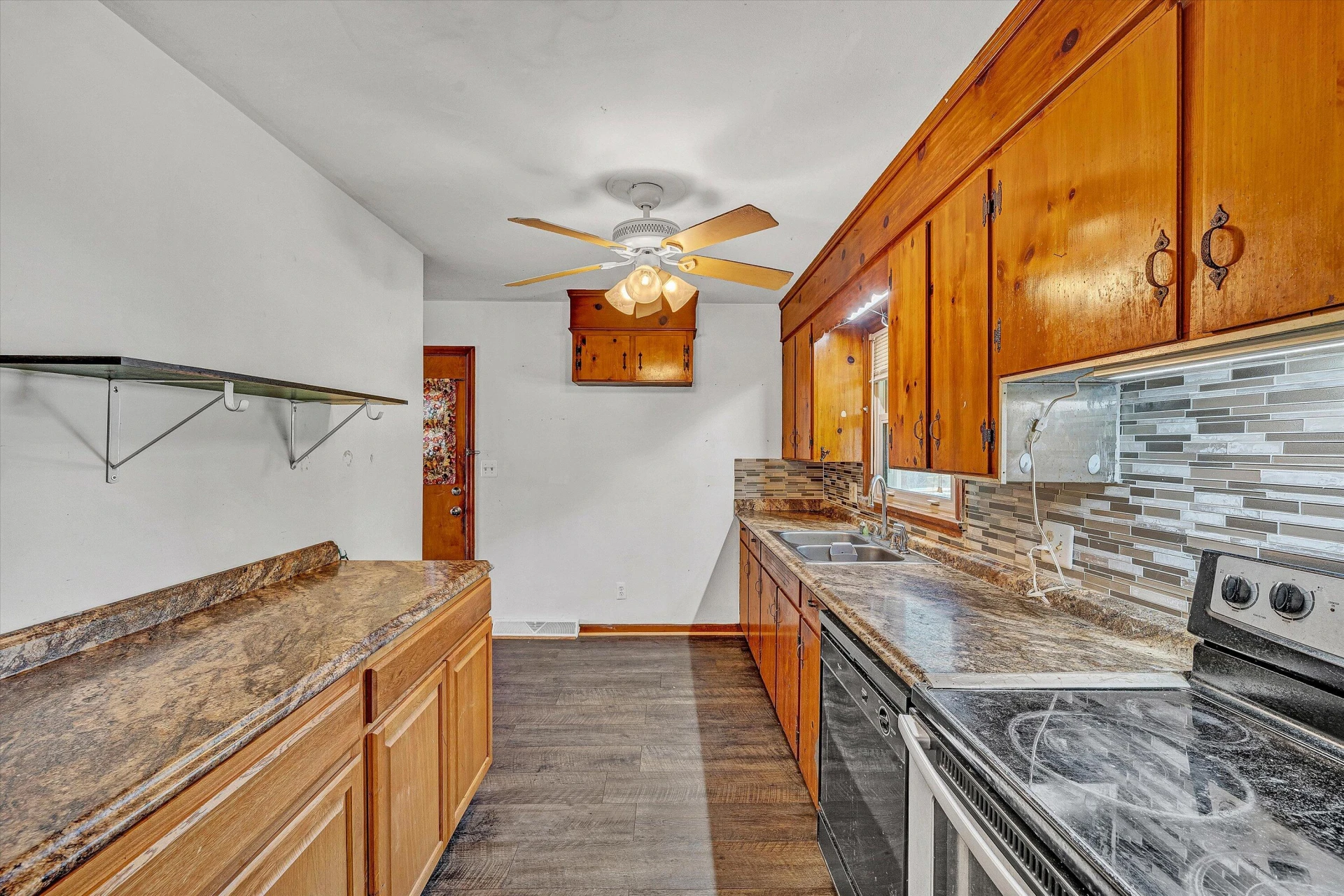 2741 Kennedy ST - Photo 8