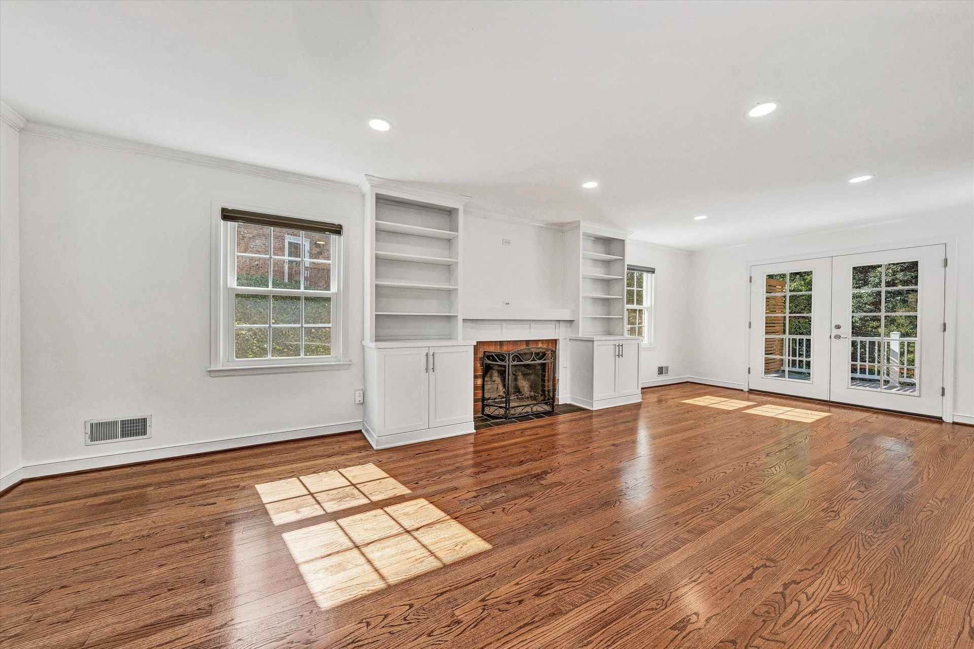 3033 Bancroft DR - Photo 13