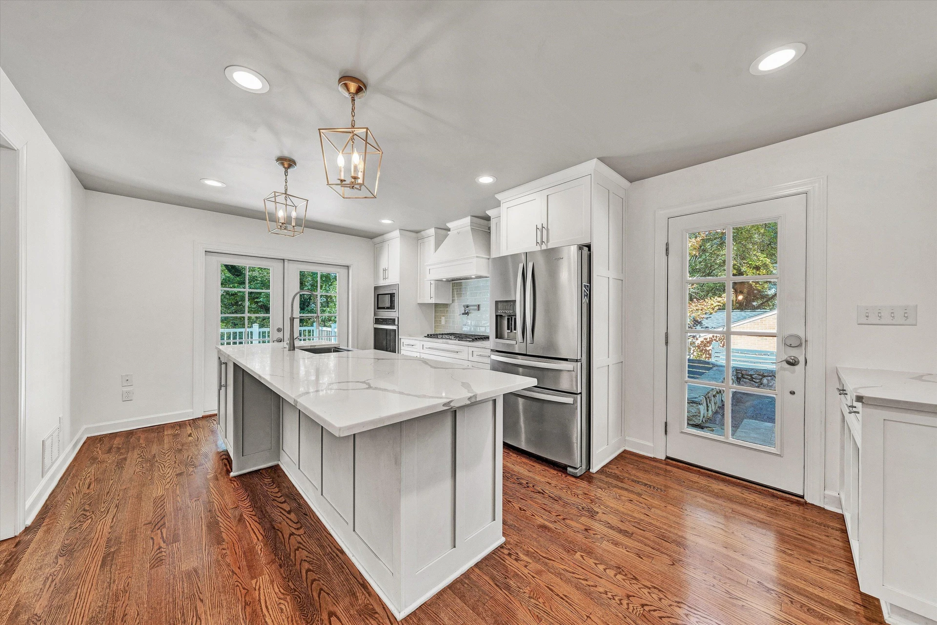 3033 Bancroft DR - Photo 17