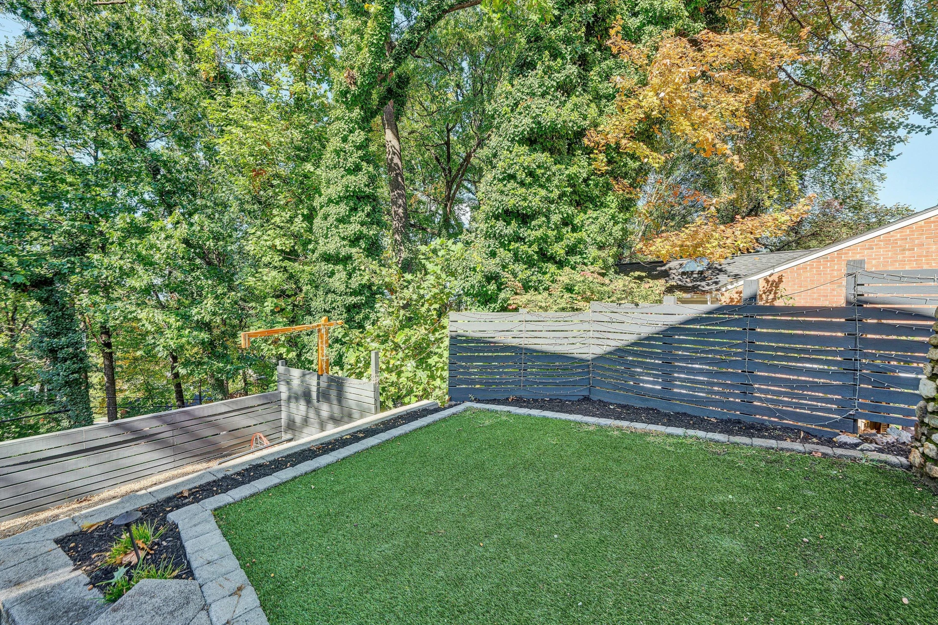 3033 Bancroft DR - Photo 27