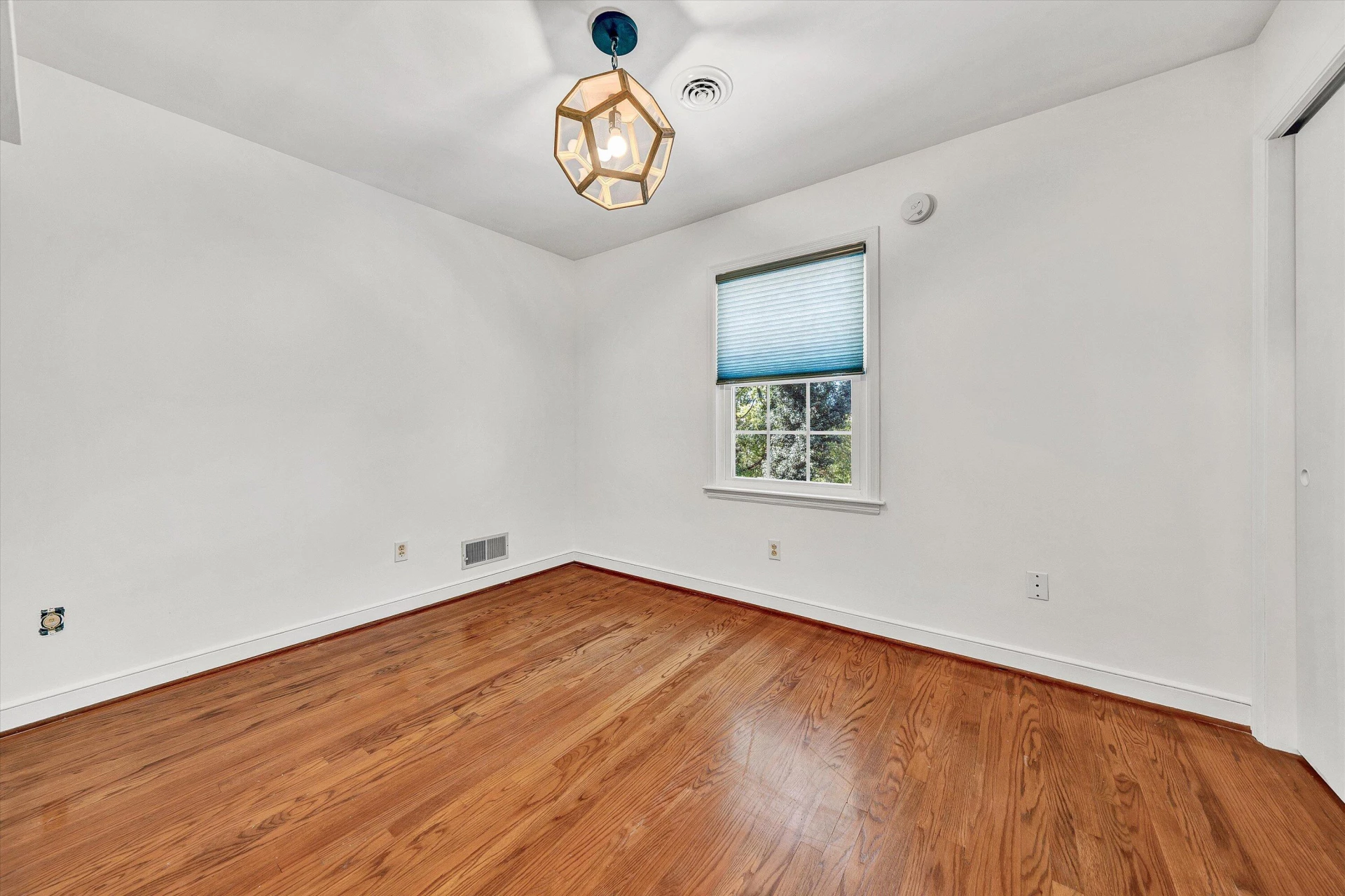 3033 Bancroft DR - Photo 37