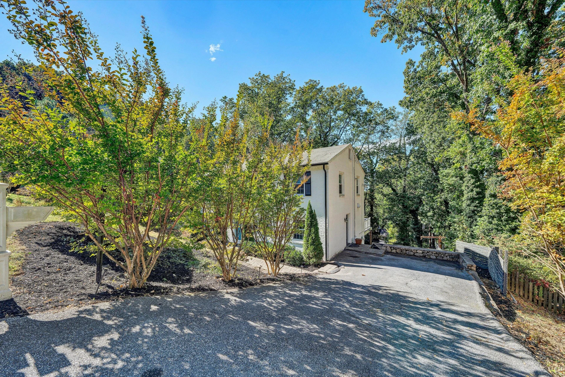 3033 Bancroft DR - Photo 7