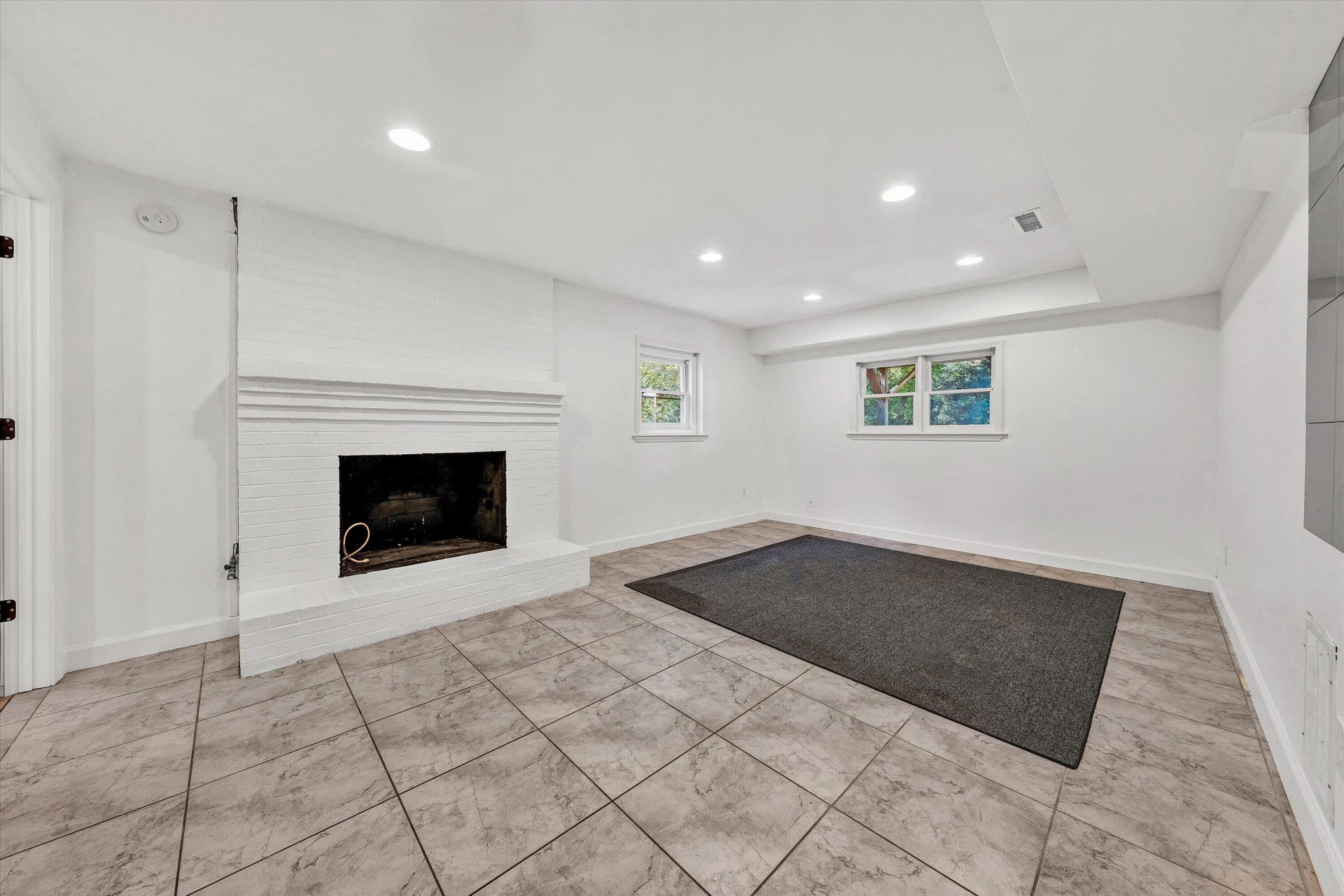 3033 Bancroft DR - Photo 45