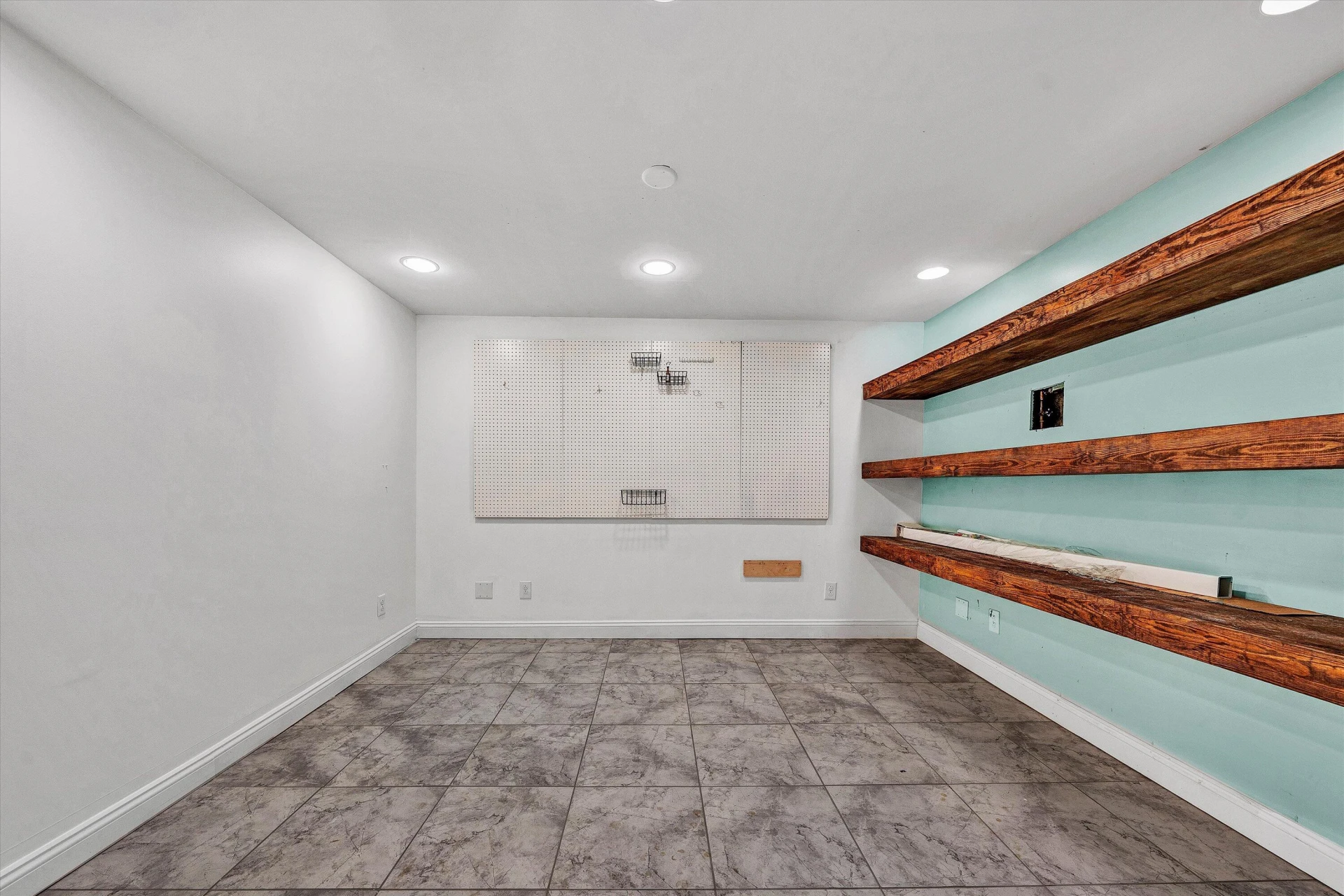 3033 Bancroft DR - Photo 49
