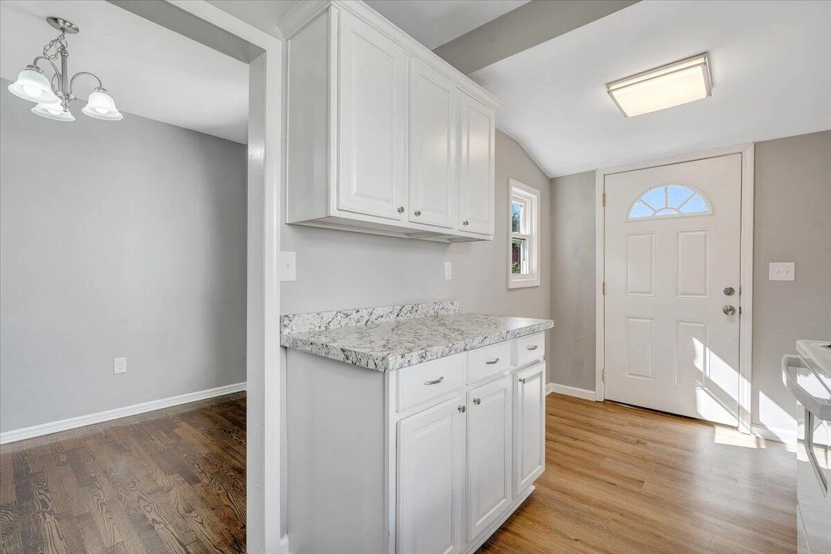 144 Courtney AVE - Photo 18
