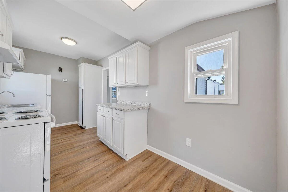144 Courtney AVE - Photo 20