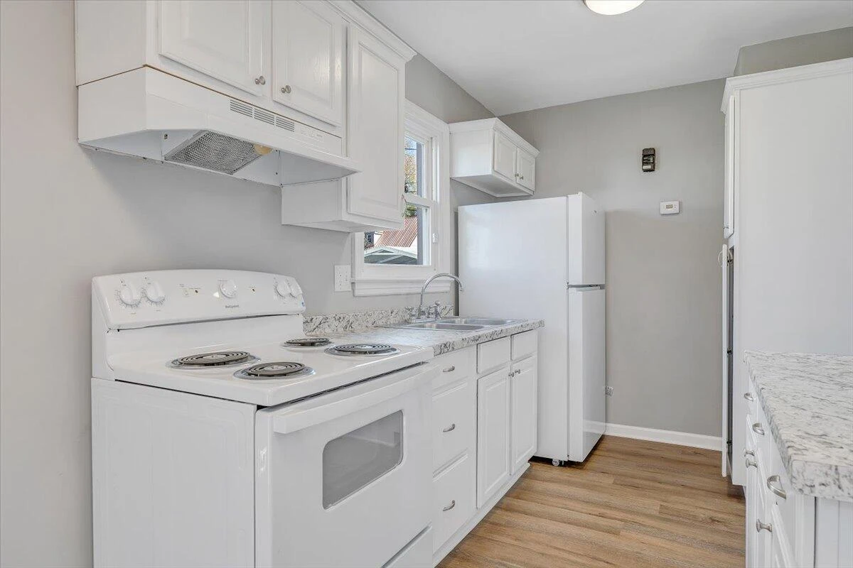 144 Courtney AVE - Photo 22