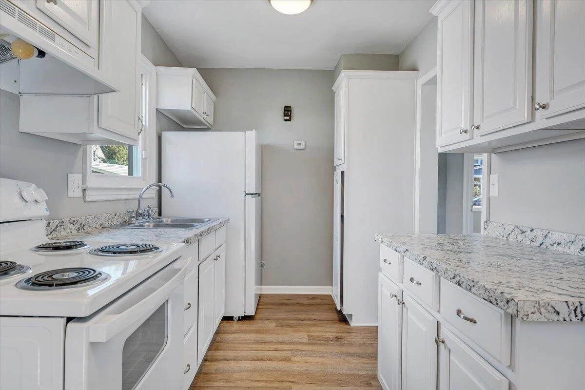 144 Courtney AVE - Photo 24