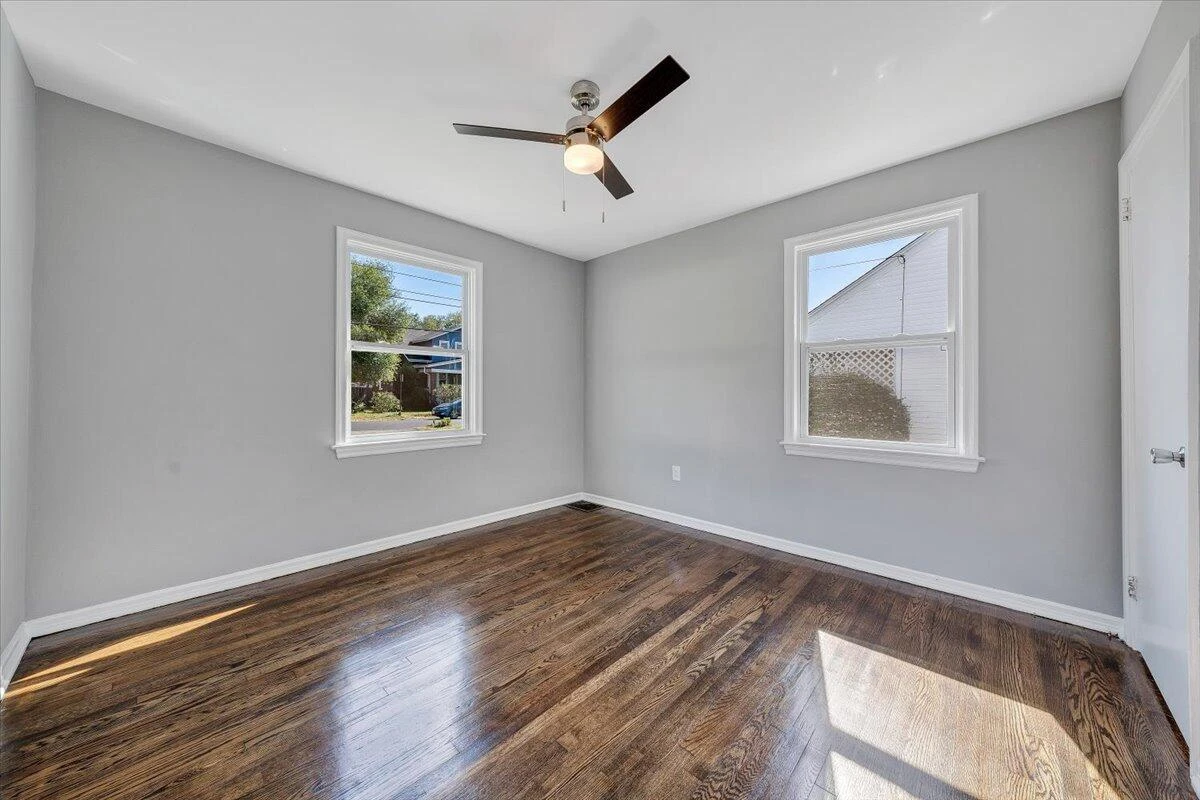 144 Courtney AVE - Photo 29