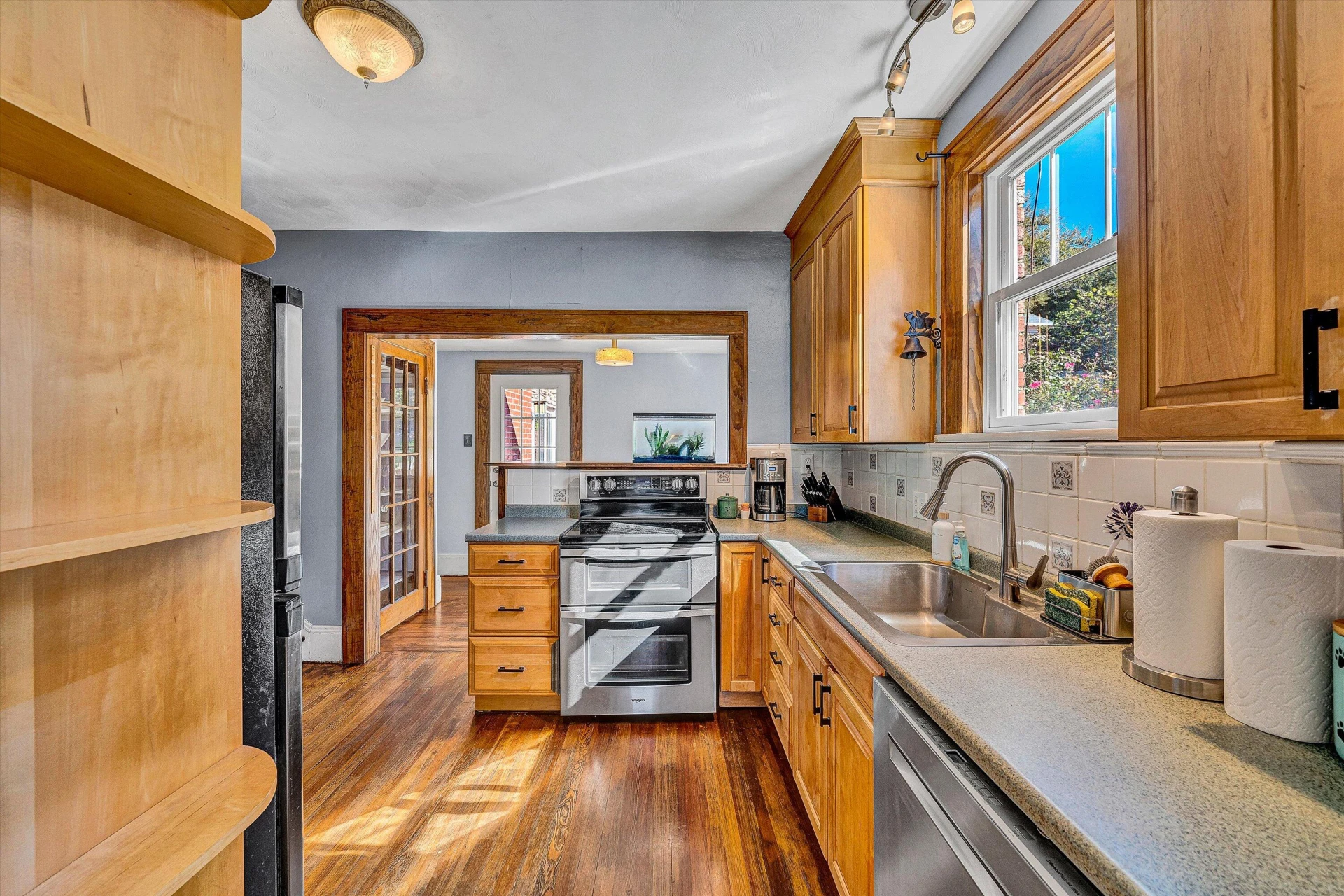 1013 Howbert AVE - Photo 12