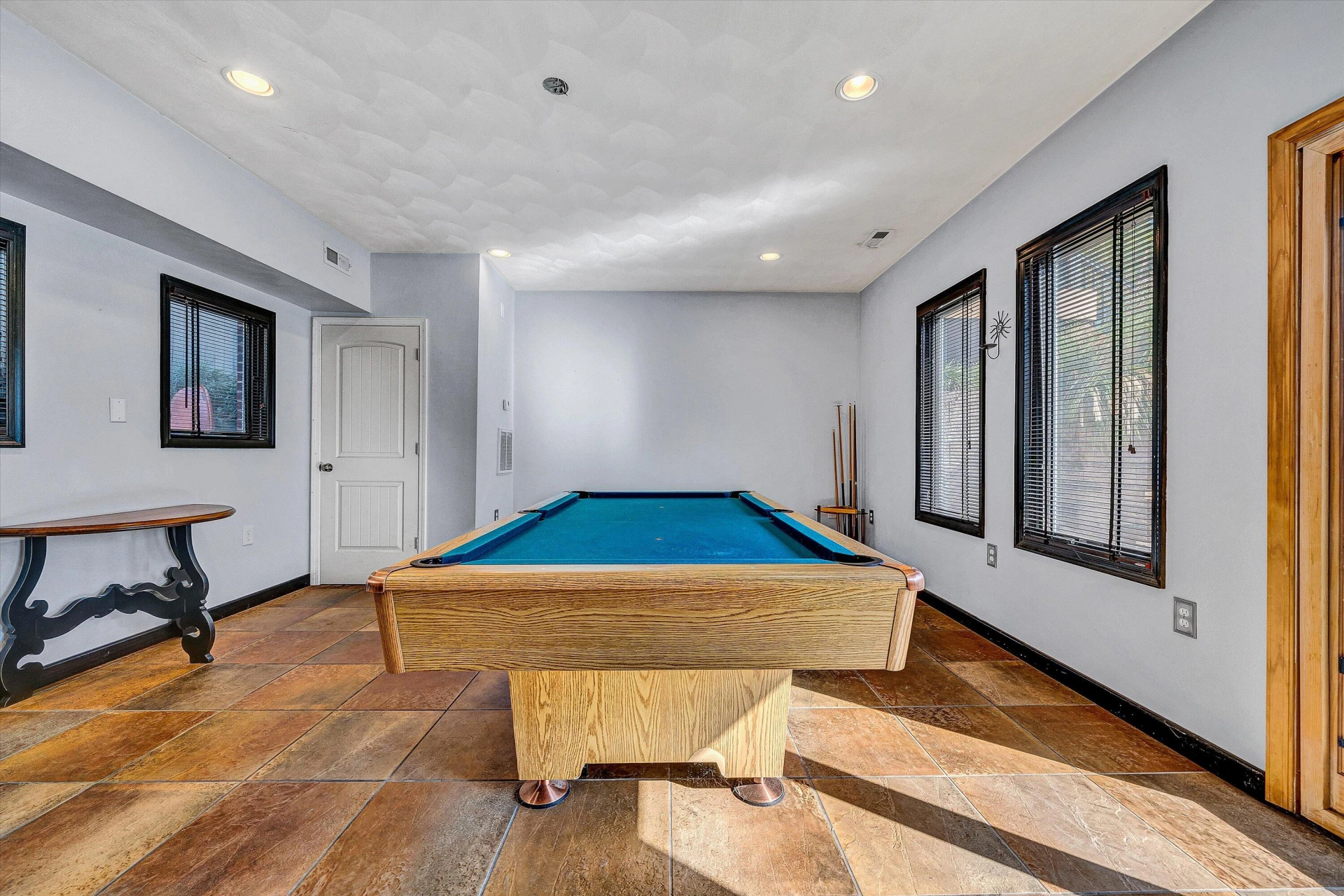 1013 Howbert AVE - Photo 17