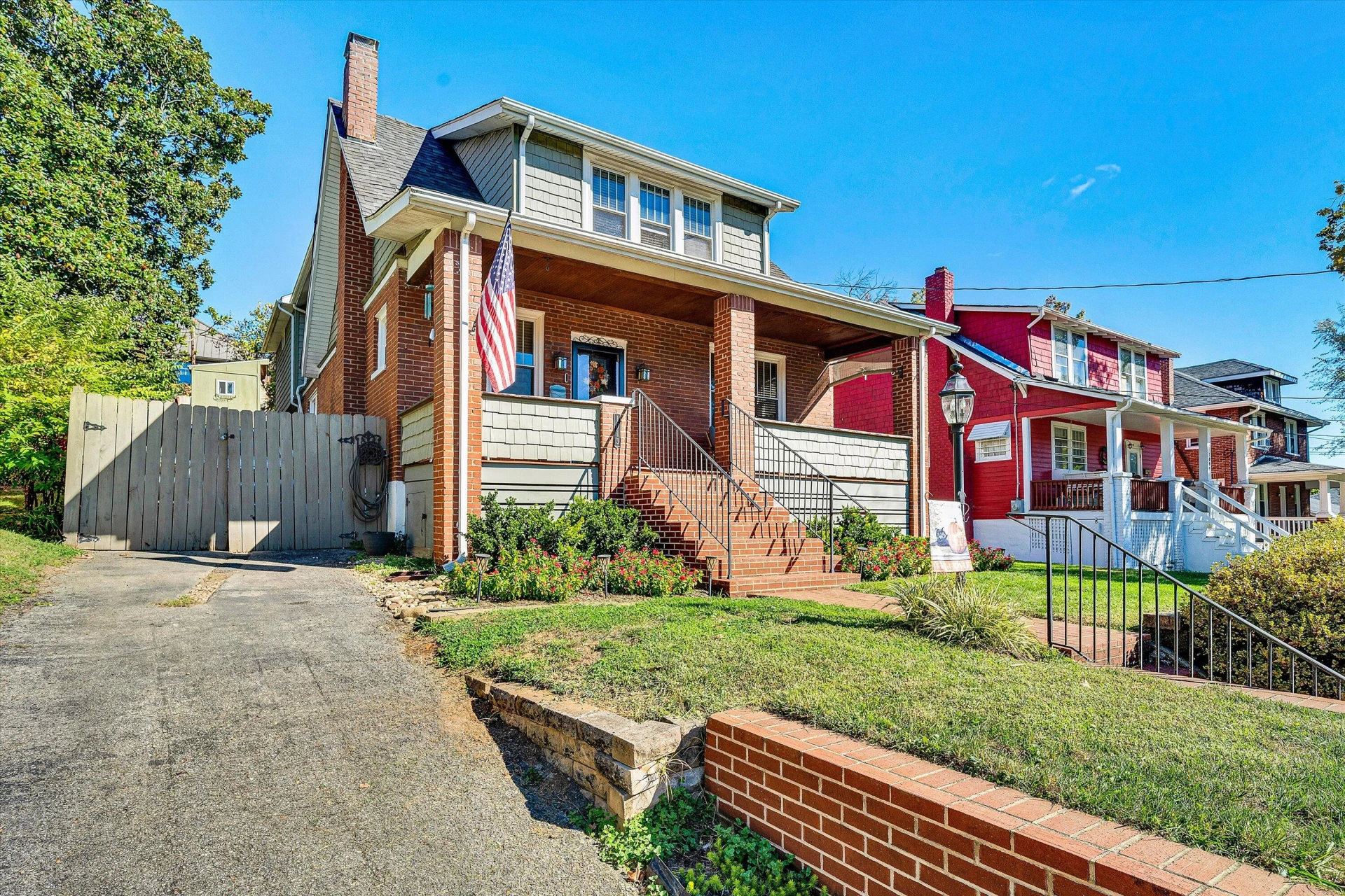 1013 Howbert AVE - Photo 2