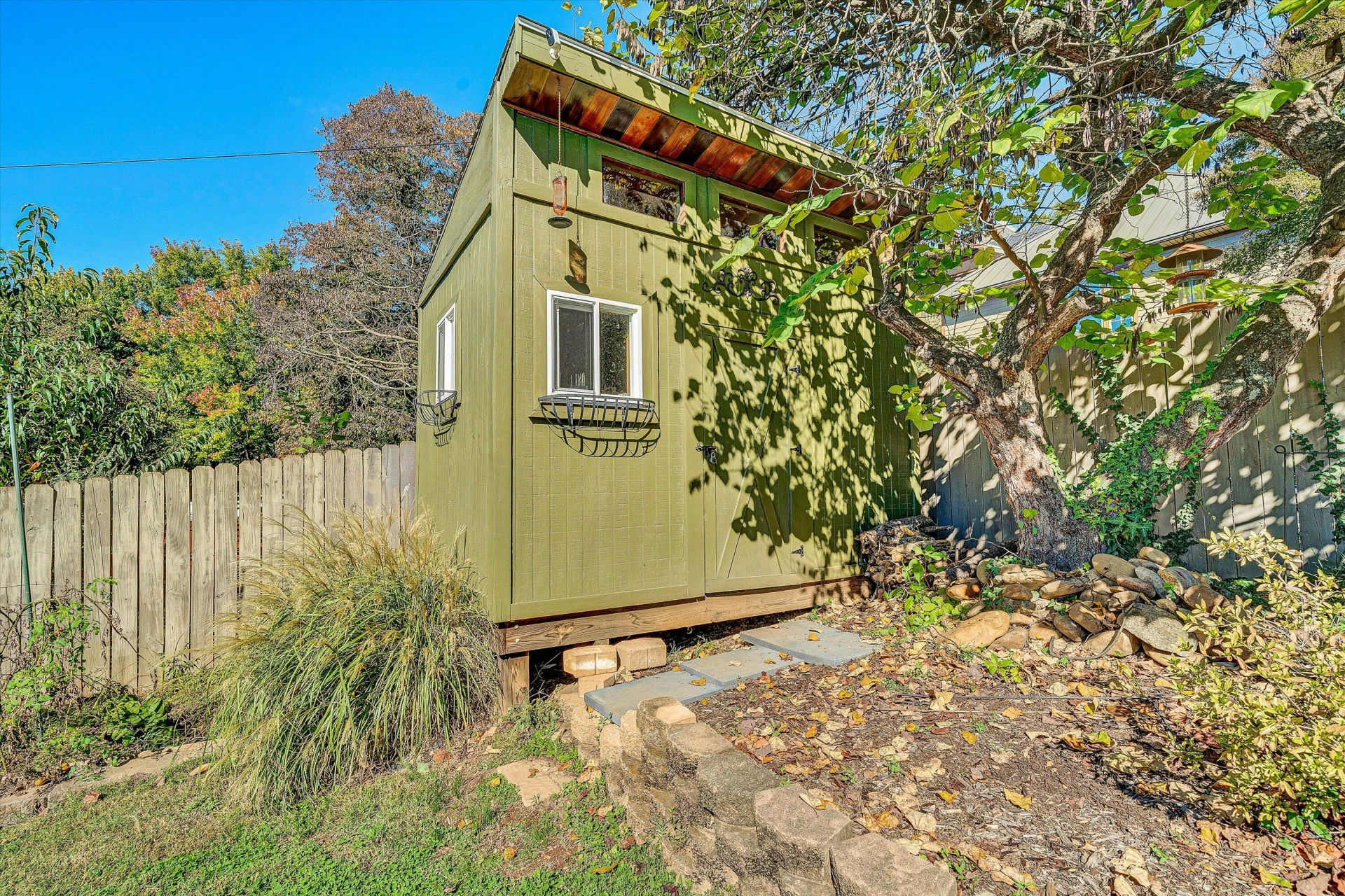 1013 Howbert AVE - Photo 24