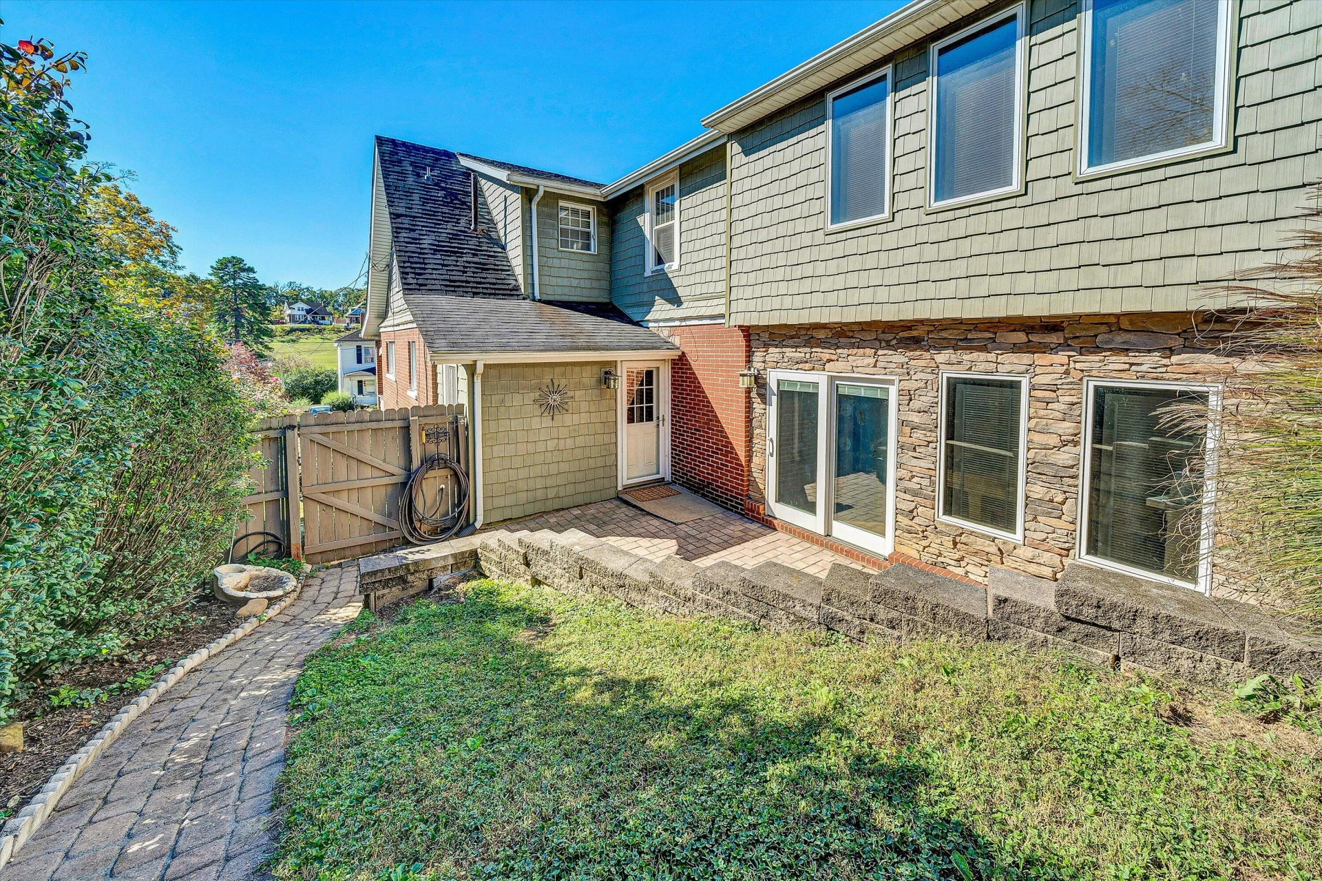 1013 Howbert AVE - Photo 27