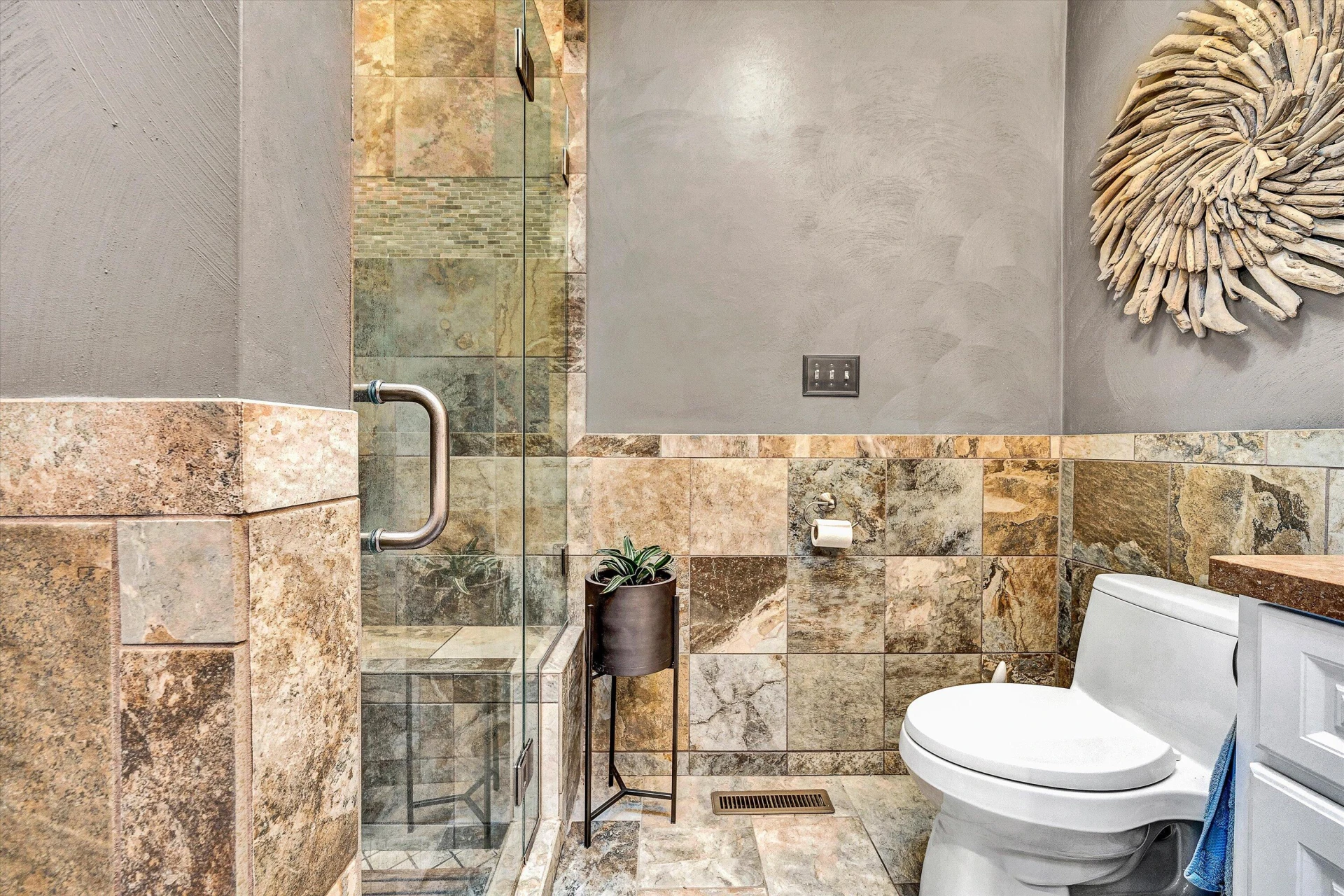 1013 Howbert AVE - Photo 36