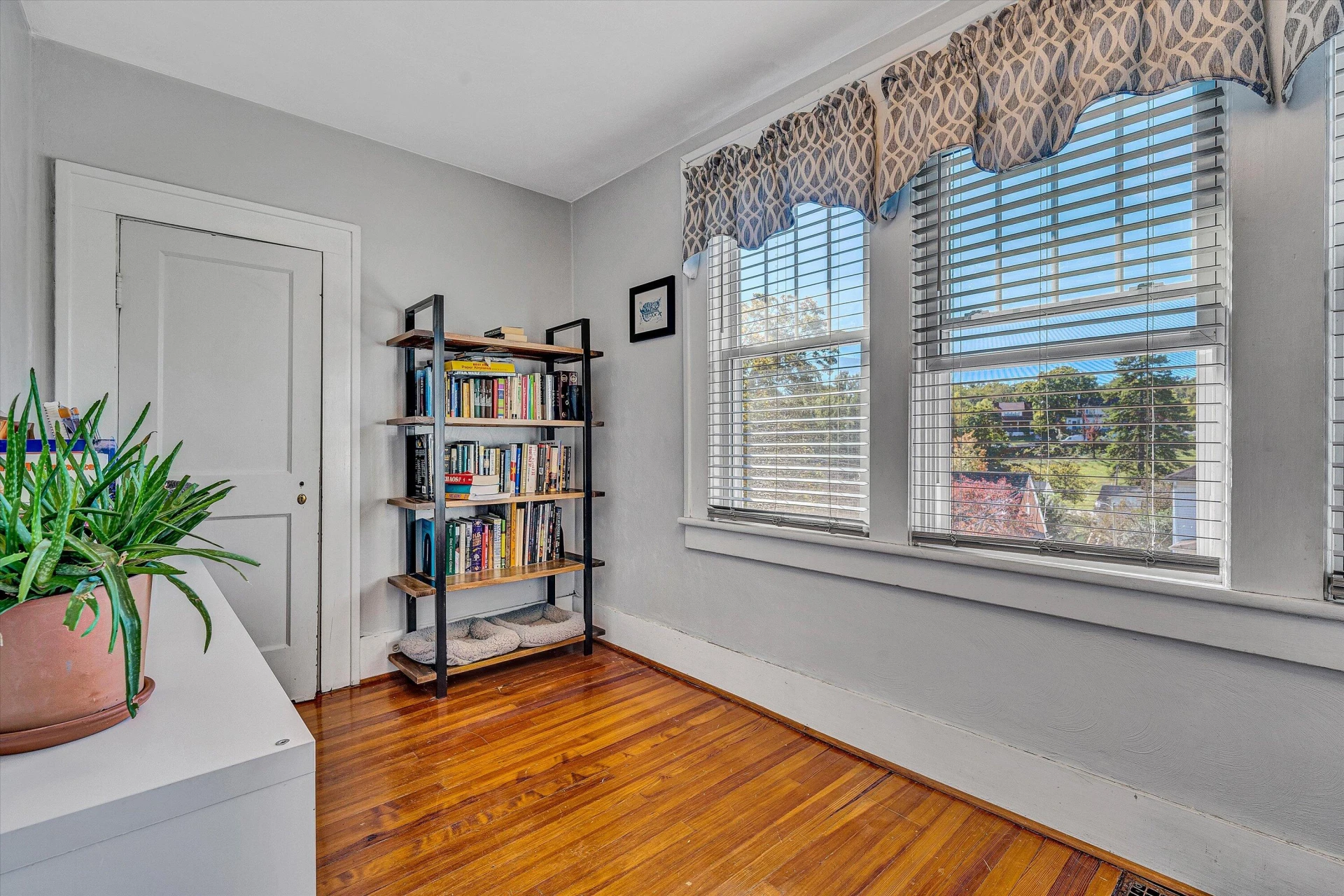 1013 Howbert AVE - Photo 45