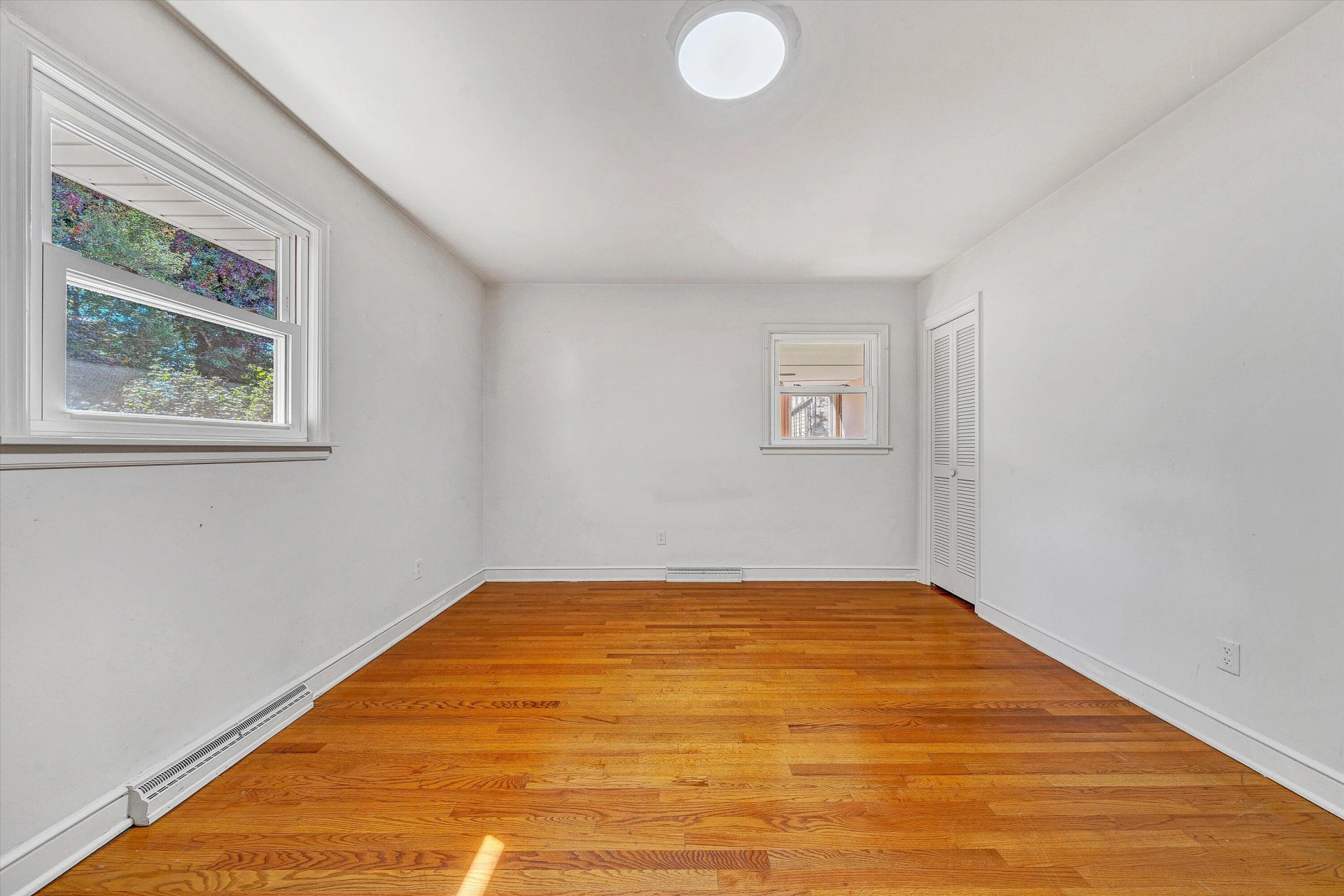 1602 Maiden LN - Photo 13