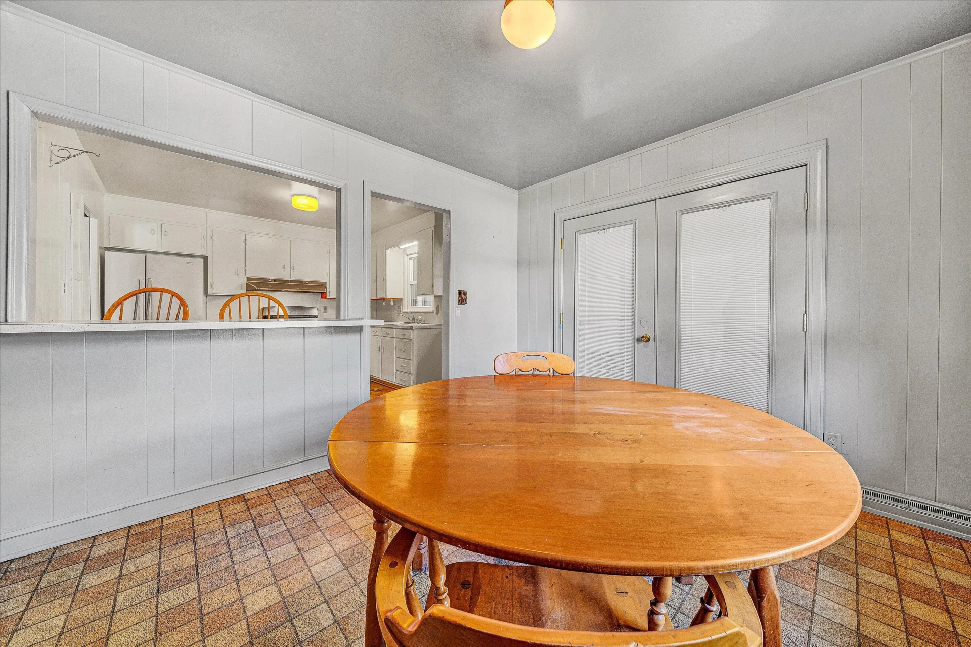 1602 Maiden LN - Photo 15