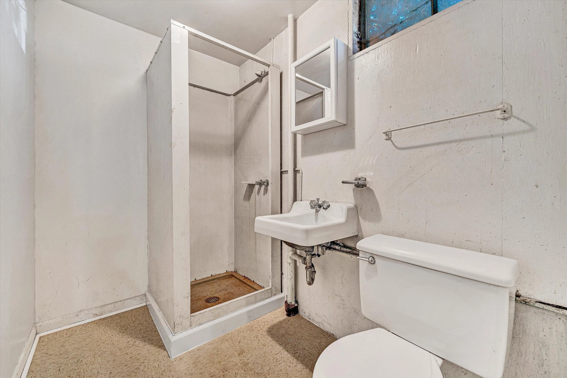 1602 Maiden LN - Photo 28