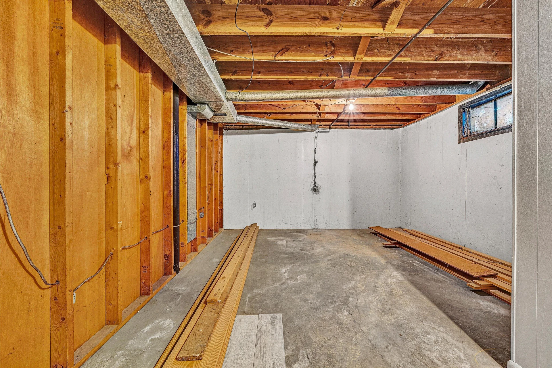 1602 Maiden LN - Photo 29