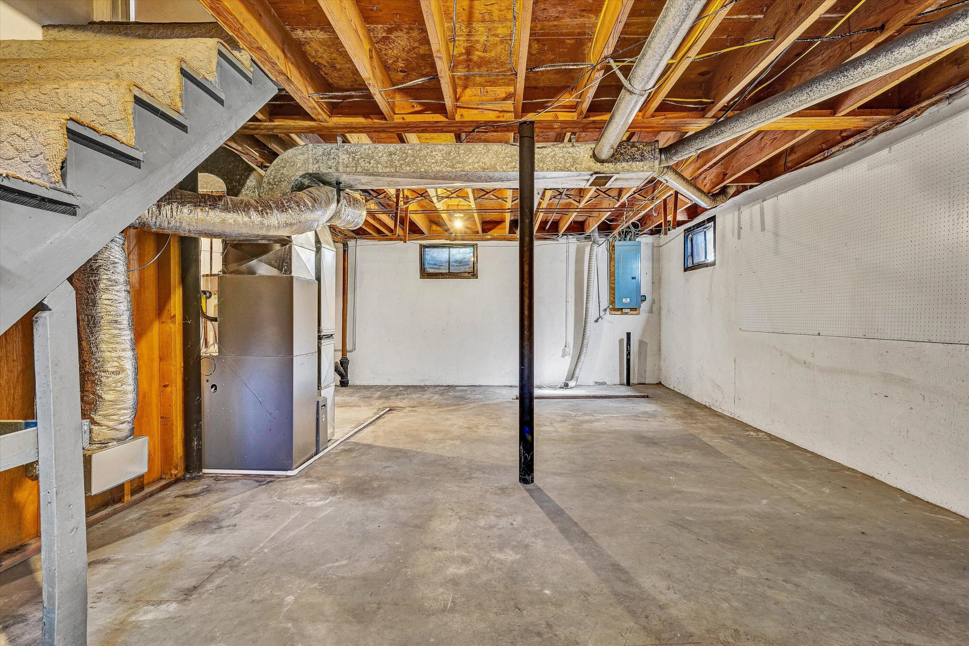 1602 Maiden LN - Photo 31