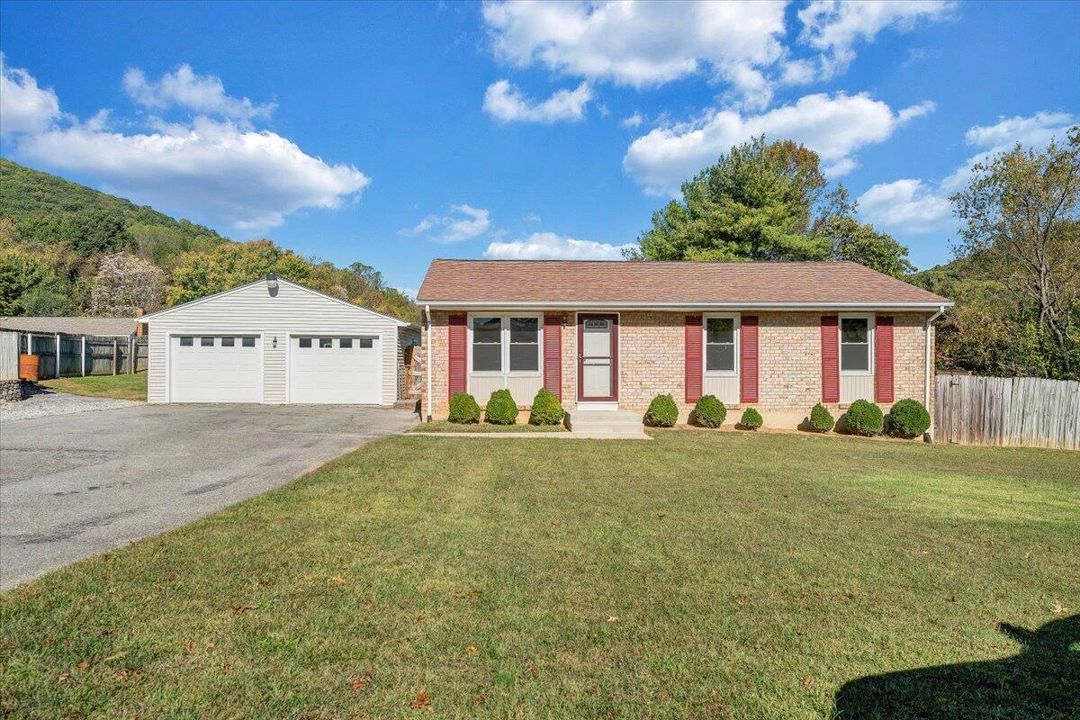 39 Chatham CIR