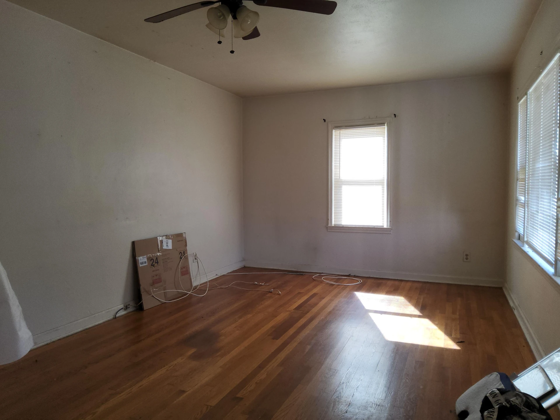 3219 Yardley DR - Photo 3