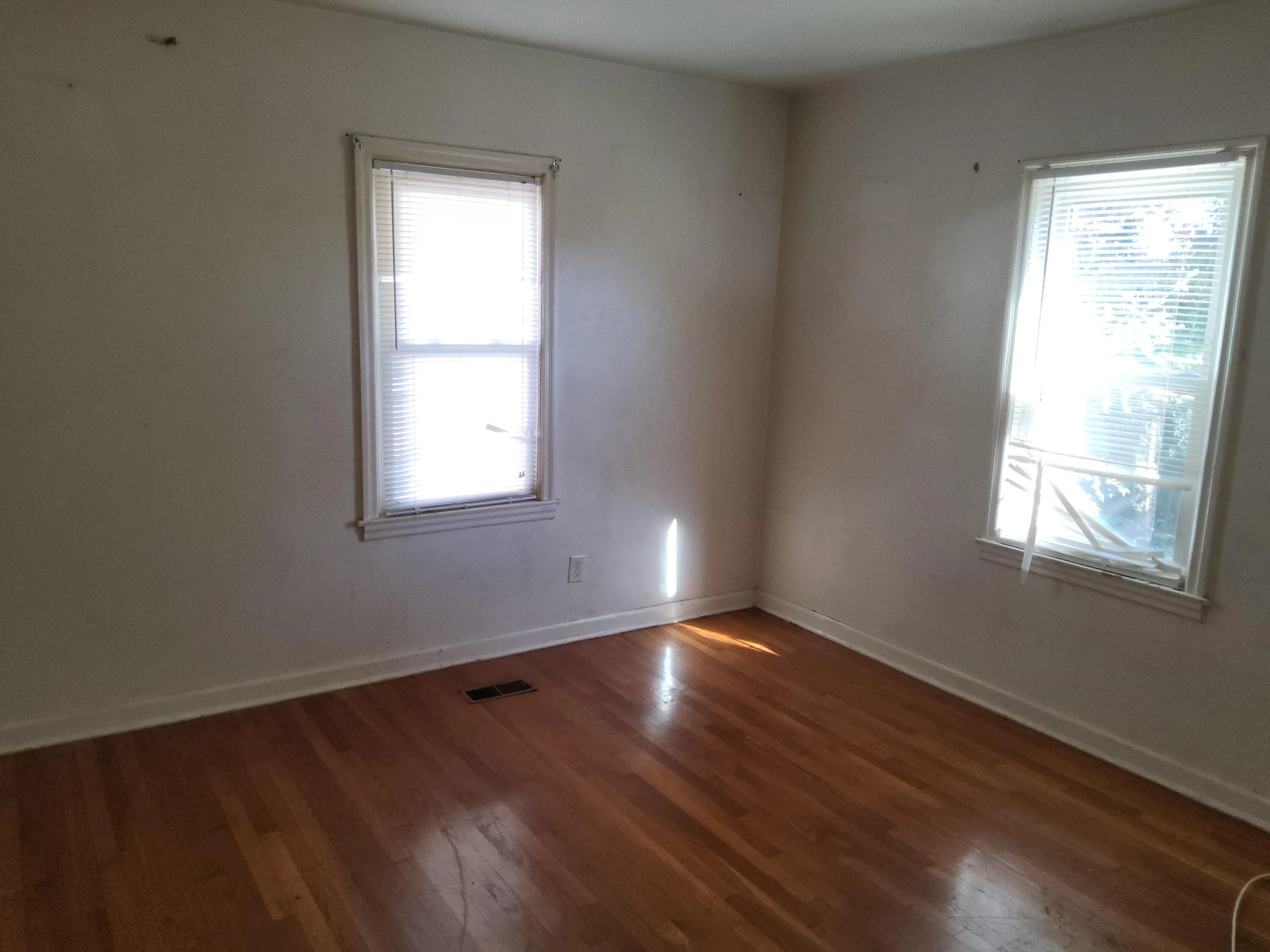 3219 Yardley DR - Photo 6