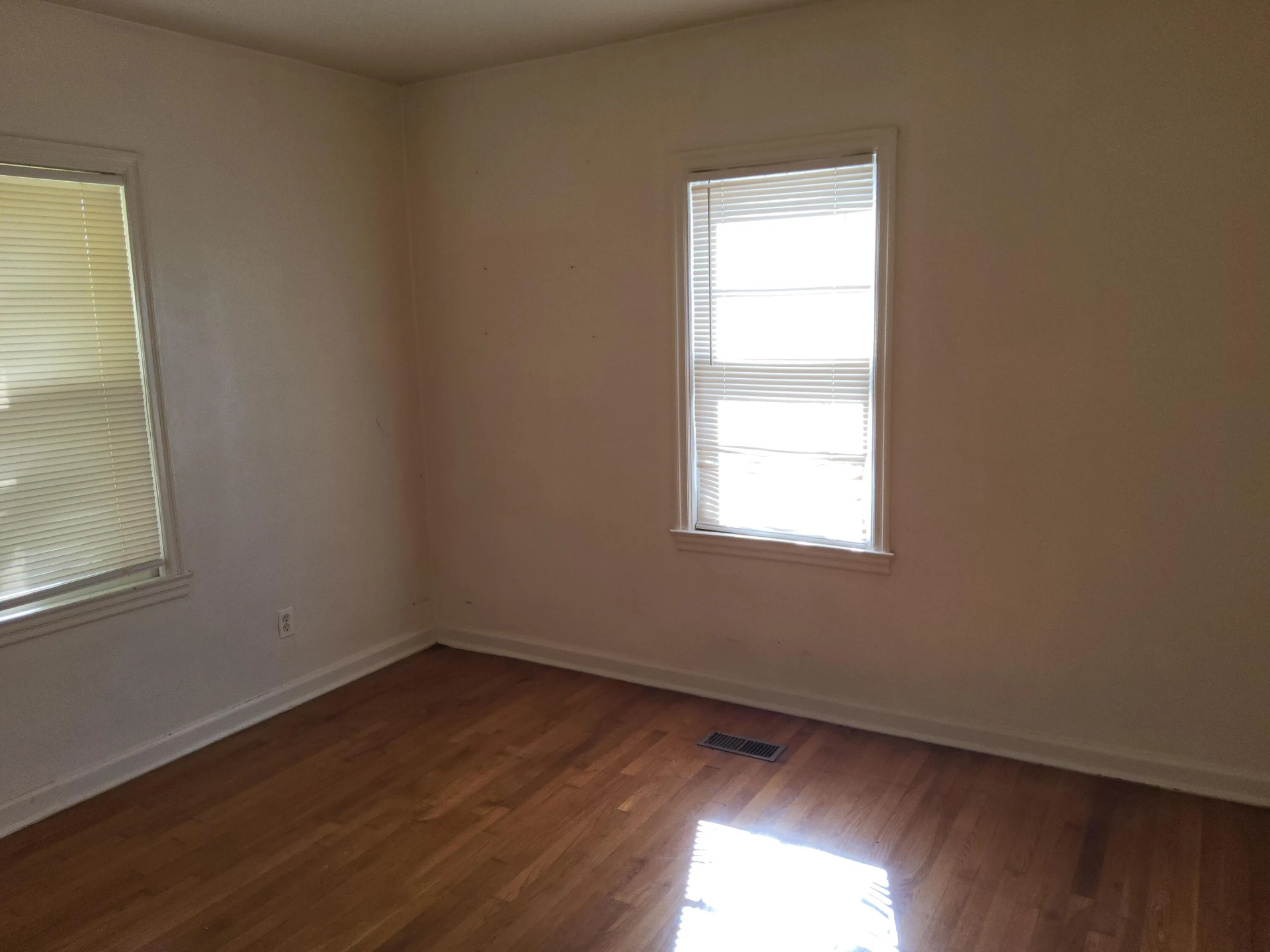 3219 Yardley DR - Photo 7